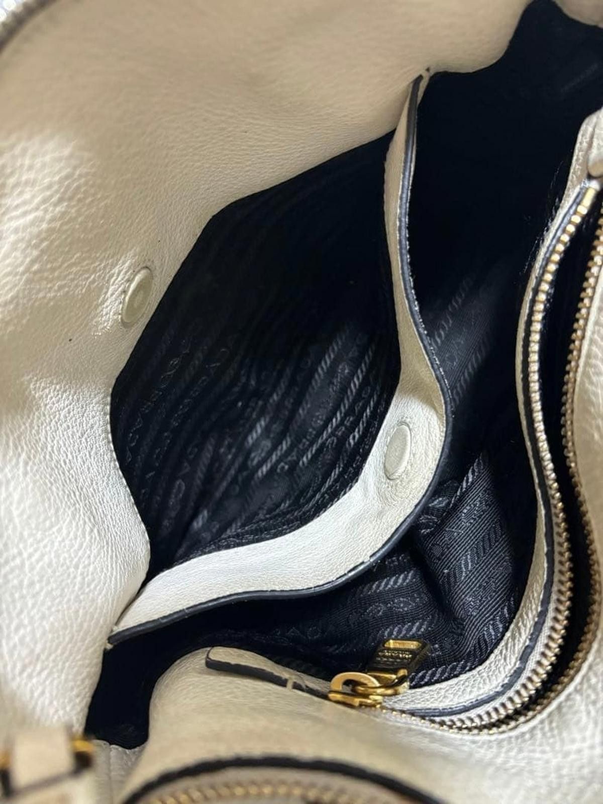 Prada Prada - White Leather Women's Satchel Bag Size ONE SIZE - 4 Thumbnail