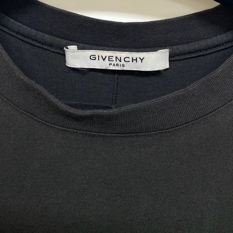 Givenchy Givenchy Classic Shark Print Short Sleeve T-Shirt Black L Size US L / EU 52-54 / 3 - 2 Thumbnail
