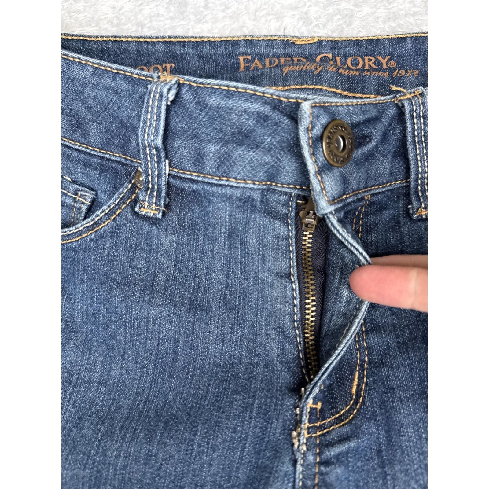 Faded Glory VINTAGE Faded Glory Jeans Womens 8 Blue Bootcut Stretch Denim Mid Rise Embroidered 29x28 Size 30" / US 8 / IT 44 - 5 Thumbnail