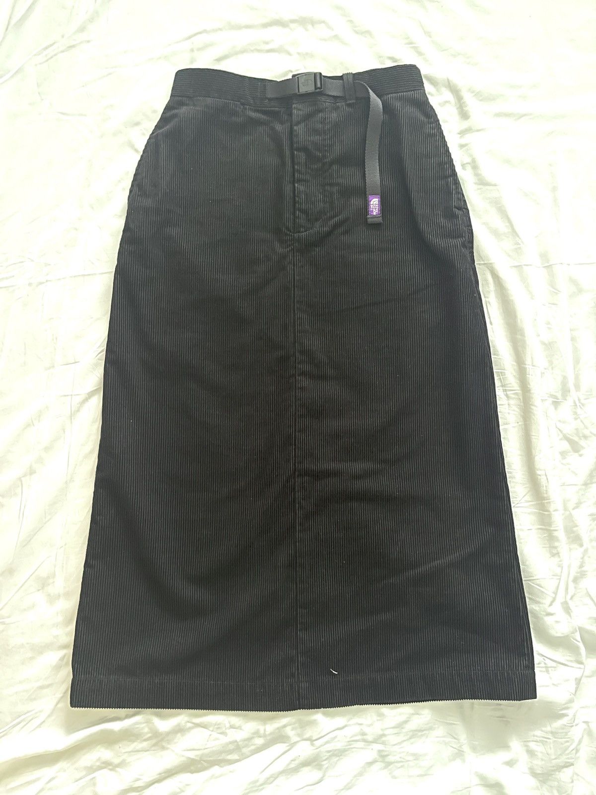 The North Face Purple Label THE NORTH FACE PURPLE LABEL MIDI CORDUROY SKIRT Size 28" / US 6 / IT 42 - 6 Thumbnail