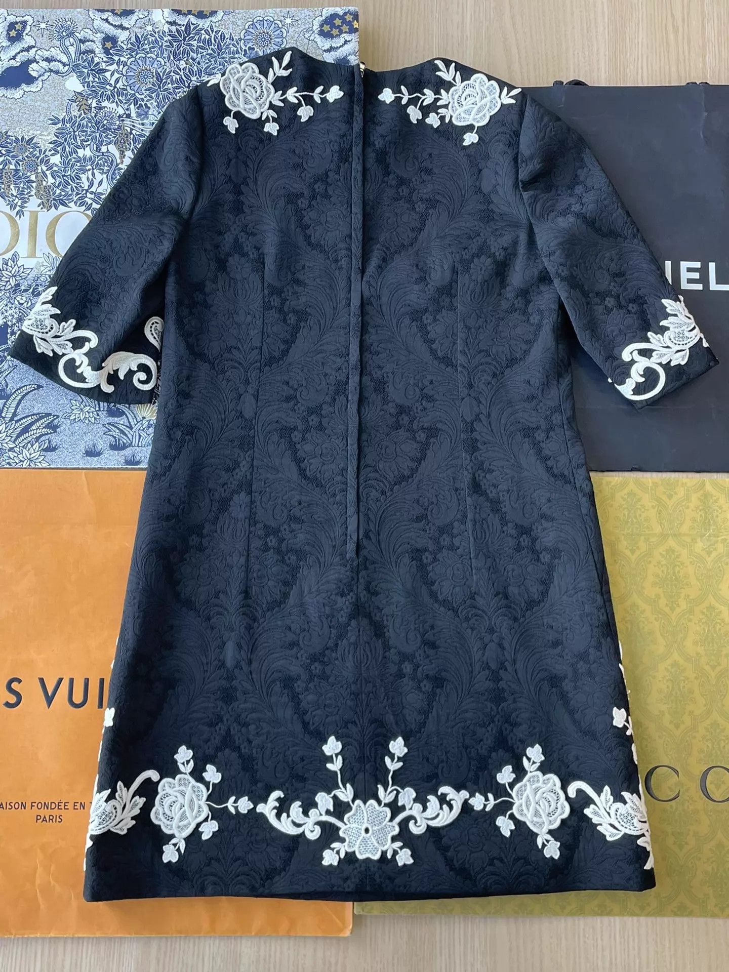 Dolce & Gabbana DG Womens Classic Black & White Floral Embroidered Dress Size M / US 6-8 / IT 42-44 - 3 Thumbnail
