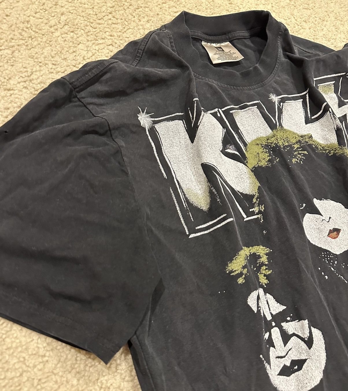 Other KISS VINTAGE LIKE ALL OVER SHOULDER CROPPED TEE Size US L / EU 52-54 / 3 - 3 Thumbnail