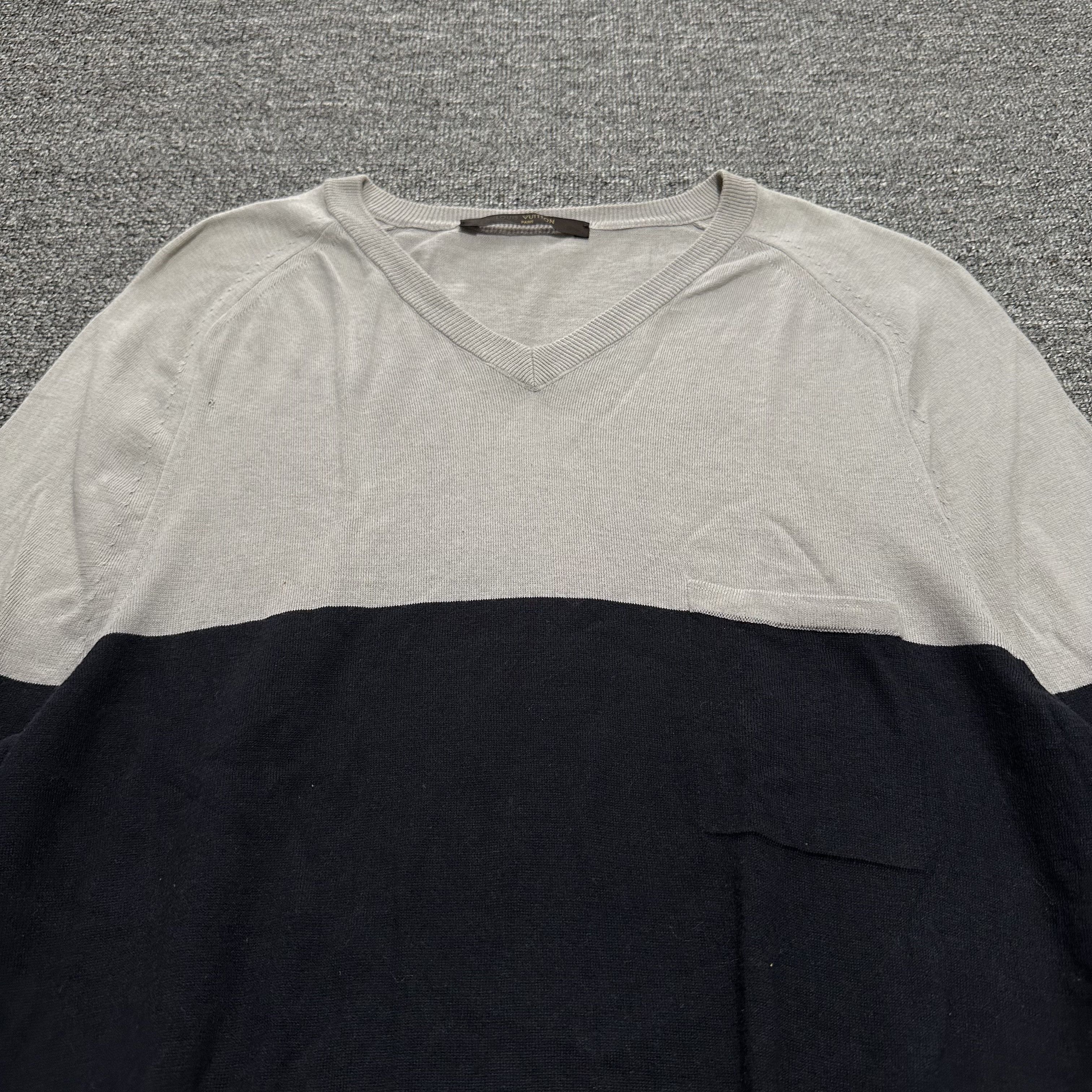 Louis Vuitton Louis Vuitton Vneck Knitwear Size US XS / EU 42 / 0 - 2 Thumbnail