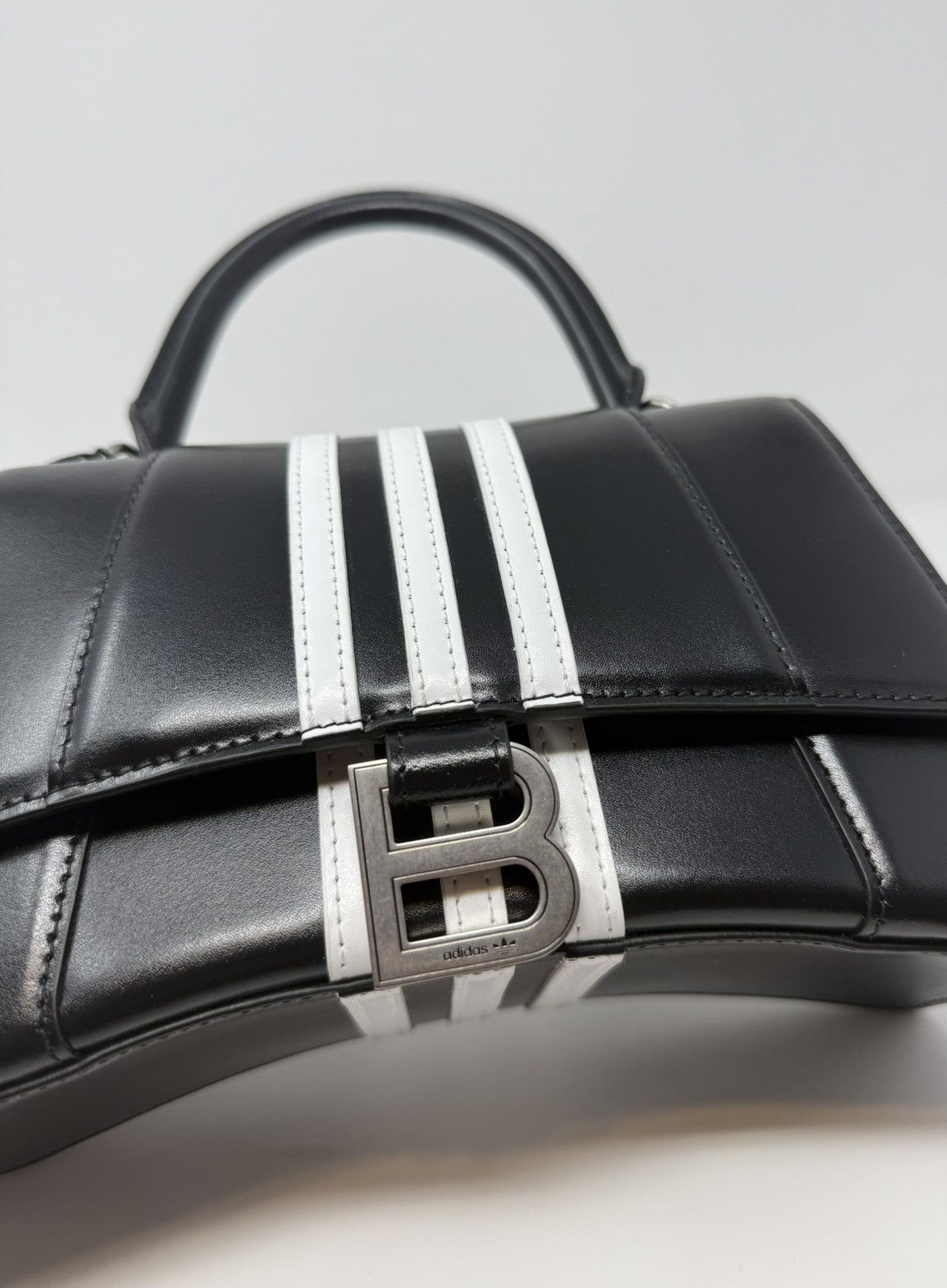 Adidas × Balenciaga Balenciaga Adidas Hourglass Leather Top Hand Bag Size ONE SIZE - 6 Thumbnail