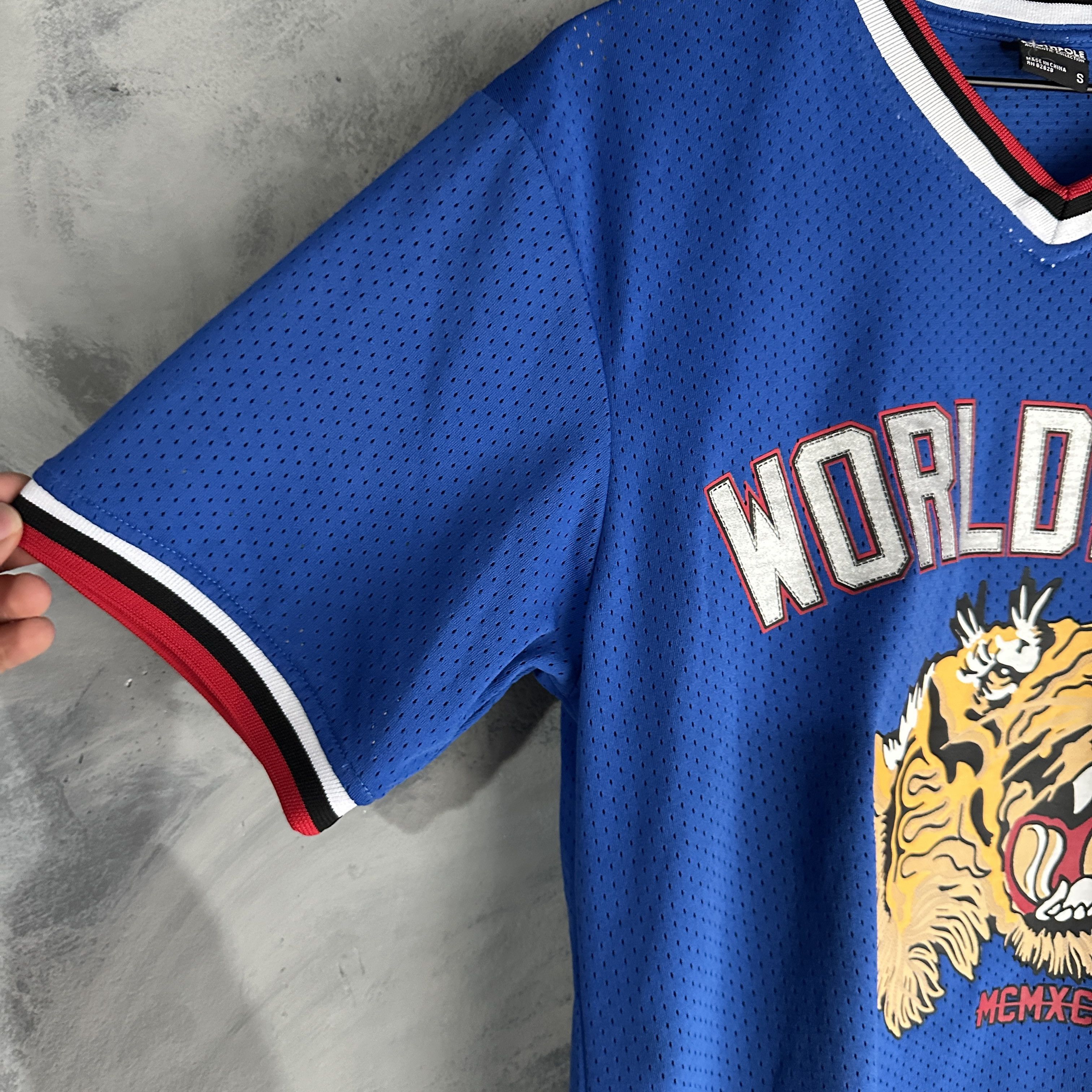 Southpole Vtg Southpole Jersey T Shirt Men’s Small Blue Tiger MCMXC Size US S / EU 44-46 / 1 - 3 Thumbnail