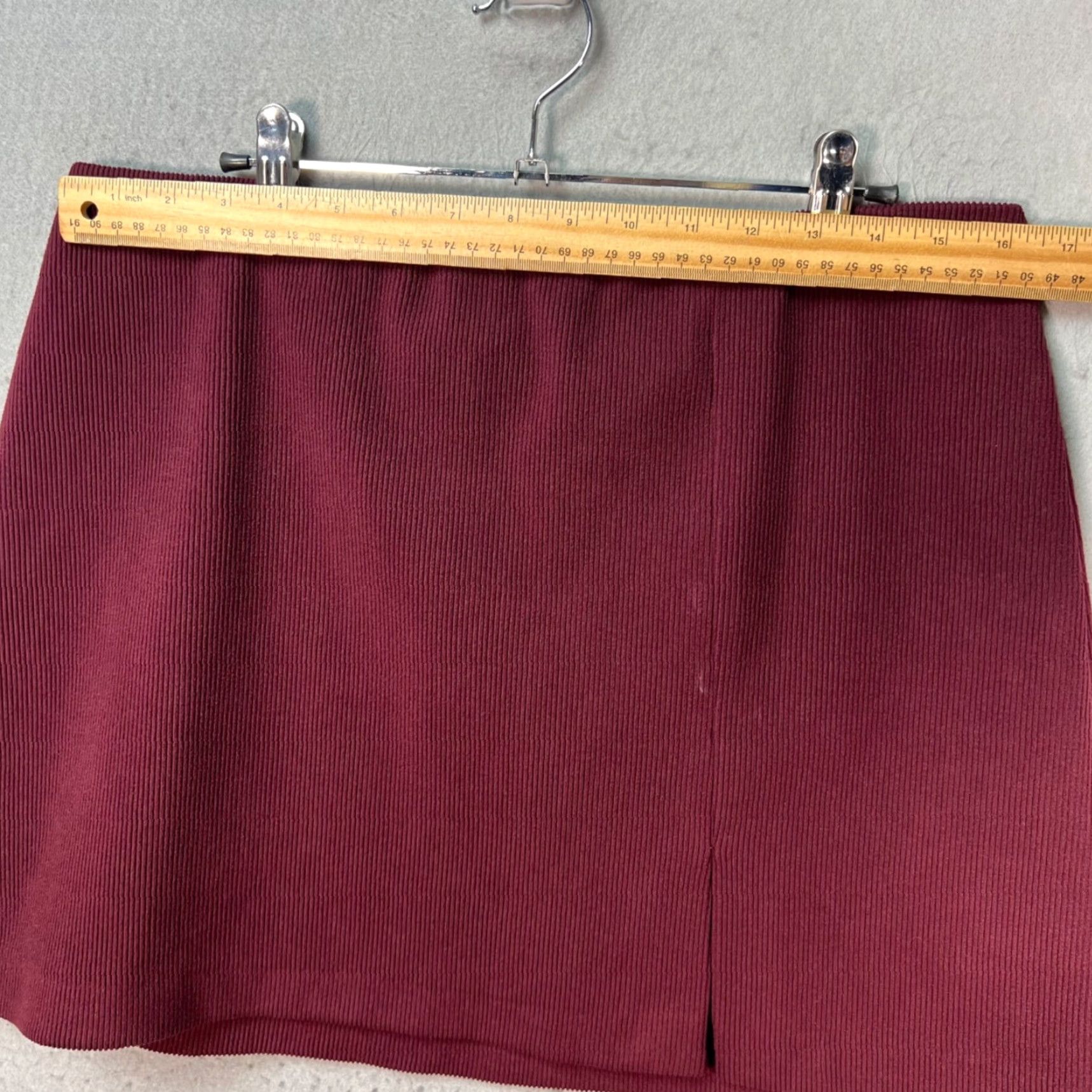 House of Harlow VINTAGE House Of Harley Womens Skirt Short Mini Burgundy Red Slit Size L Adult Large Harlow | 90s style? Size 36" / US 14 / IT 50 - 6 Thumbnail