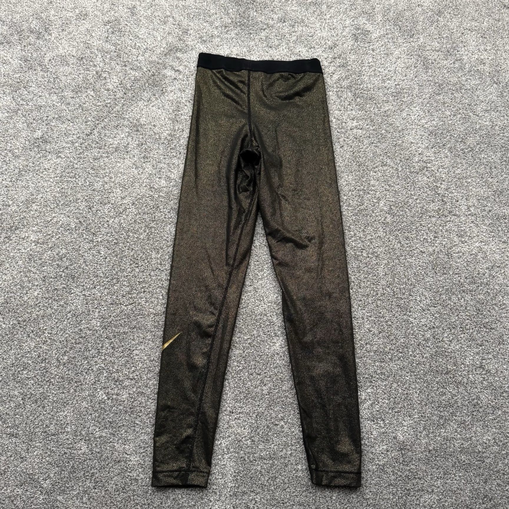 Nike VINTAGE Nike Pro Sparkle Capri Leggings Womens Size S Dri Fit Athletic Chic Sparkly Capri Leggings Nike Pro Size 28" / US 6 / IT 42 - 8 Thumbnail