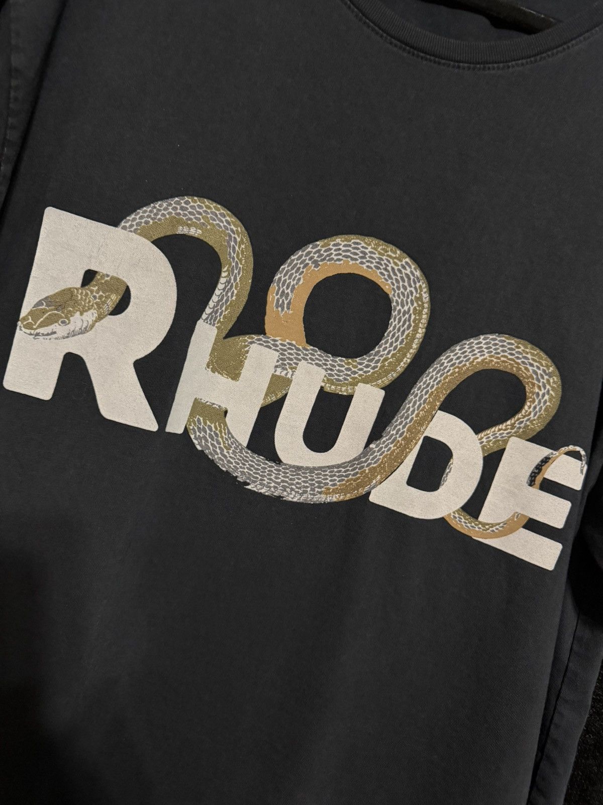 Rhude Snake Logo Tshirt in Black Size US XXL / EU 58 / 5 - 2 Thumbnail