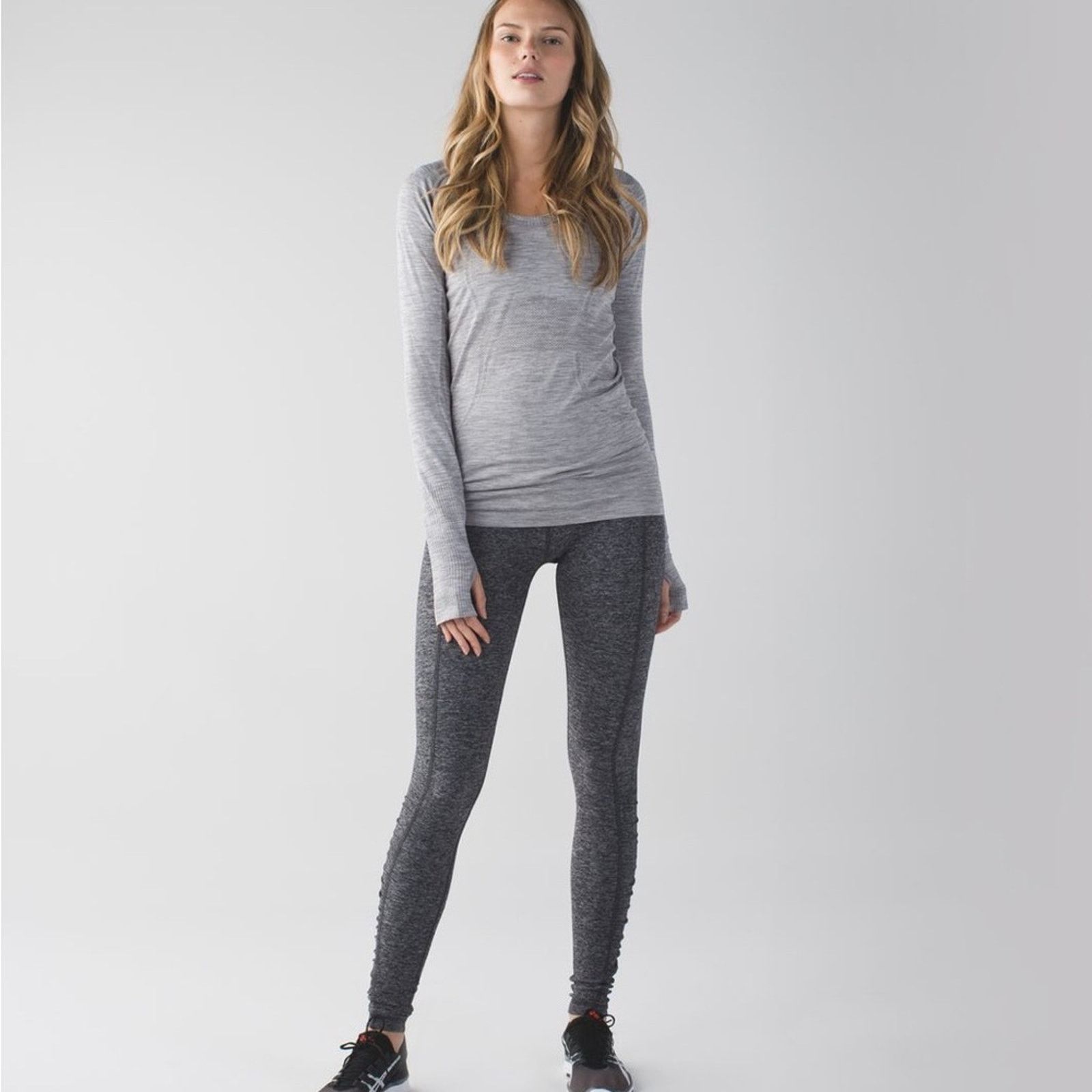 Lululemon Lululemon Run Turn Around Tight Women’s 4 Heathered Black Size 27" / US 4 / IT 40 - 1 Thumbnail