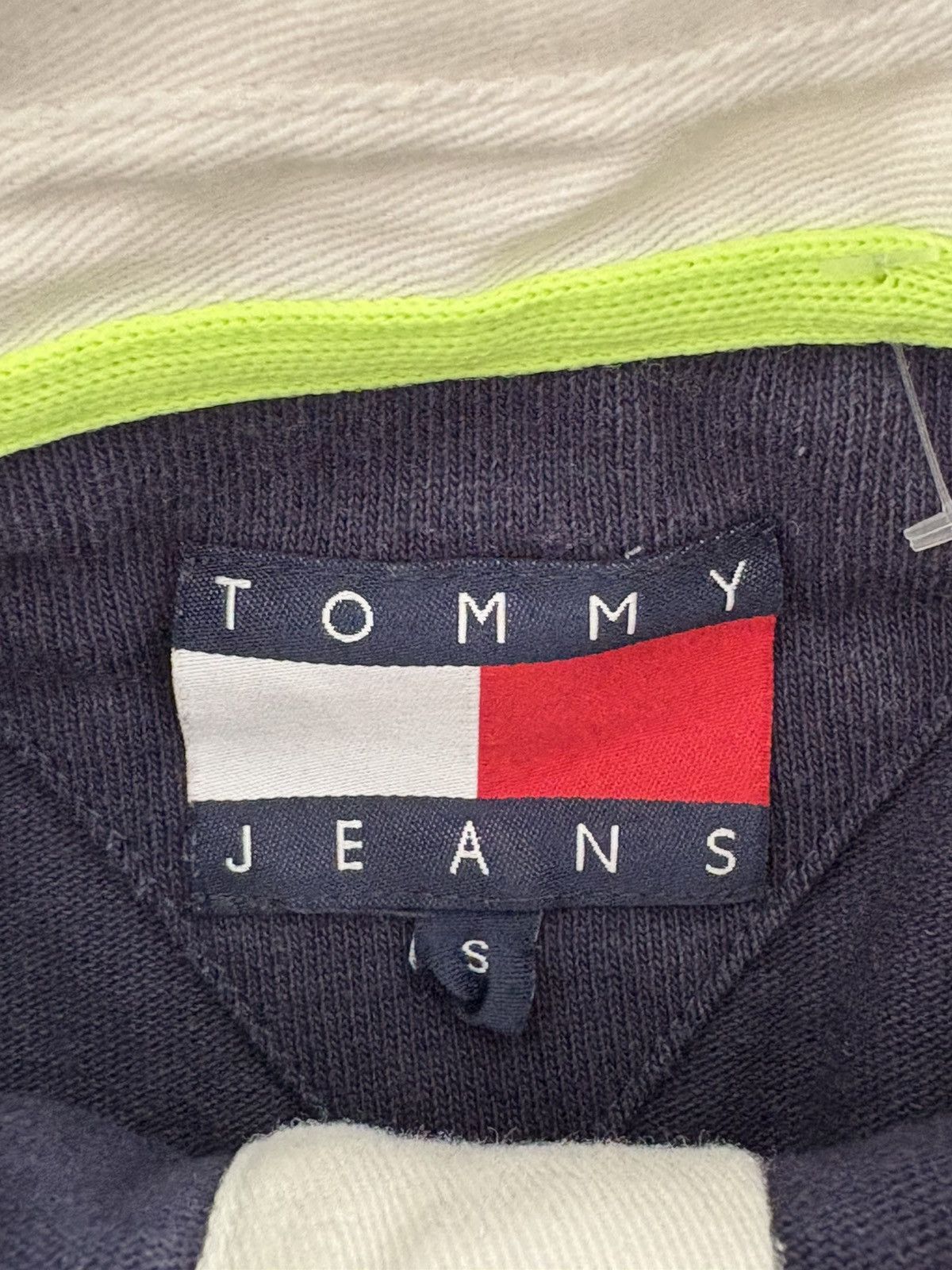 Tommy Hilfiger Vintage Tommy Hilfiger 1/4 Button Up Rugby Polo Shirt Size US S / EU 44-46 / 1 - 5 Thumbnail