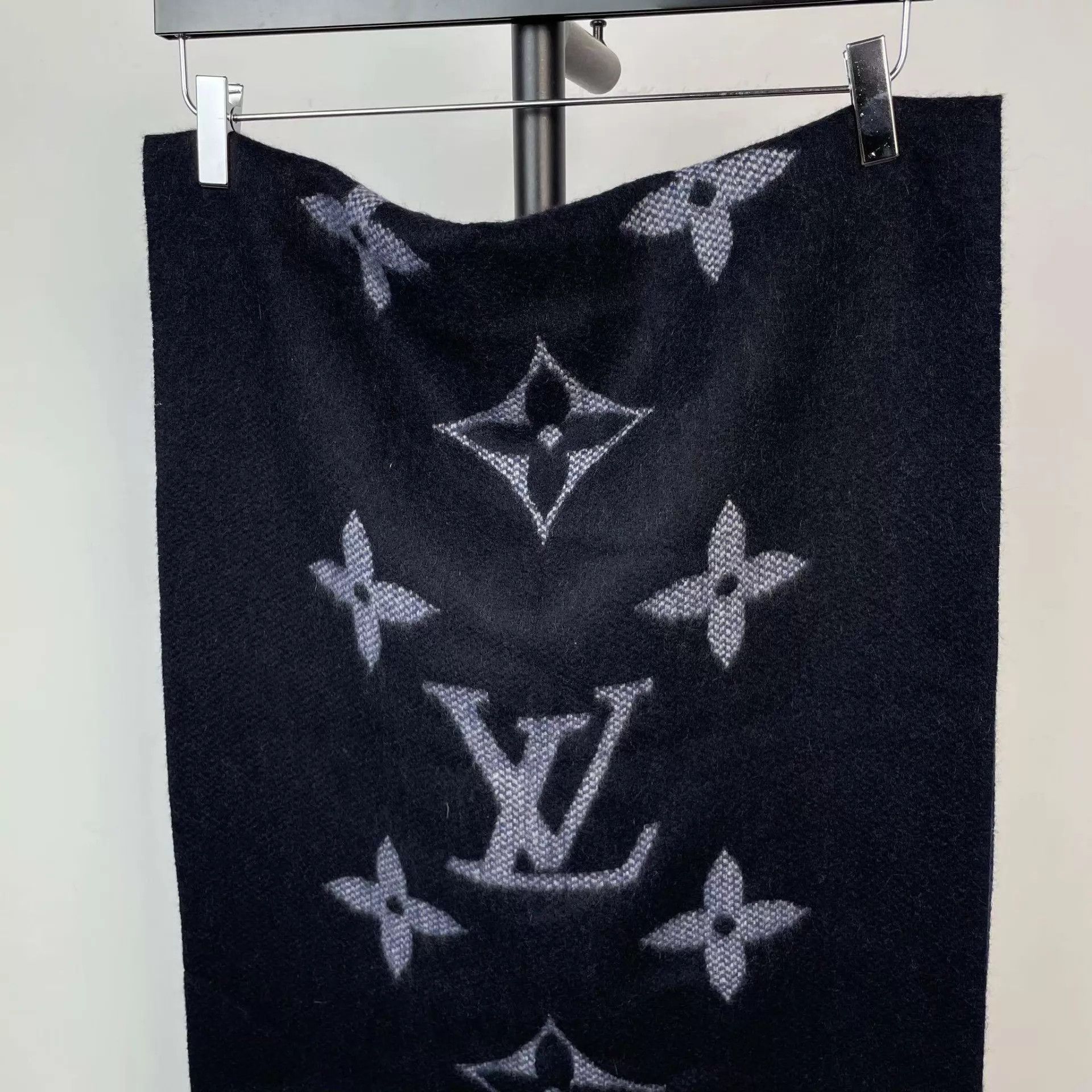 Louis Vuitton LV blue scarf Size ONE SIZE - 9 Thumbnail