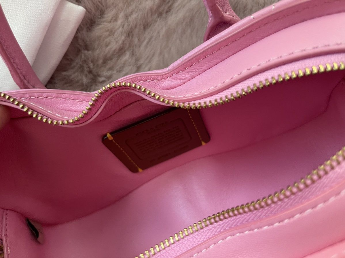 Coach Coach Bow Bag With Quilting cu860 pink Size ONE SIZE - 6 Thumbnail