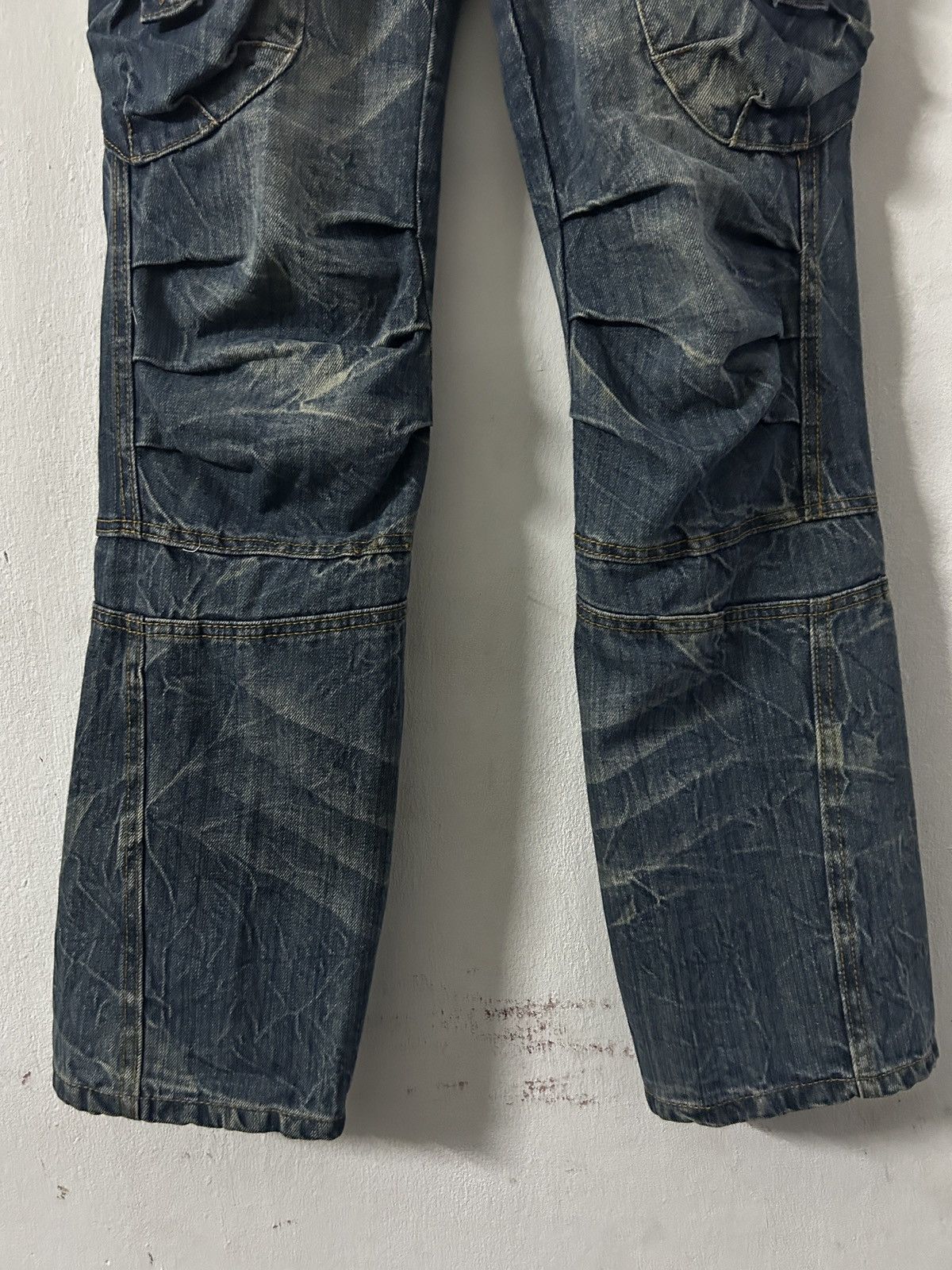 Japanese Brand 2000’s Japanese Brand dope clawmark faded cargo jeans Size US 29 - 2 Thumbnail