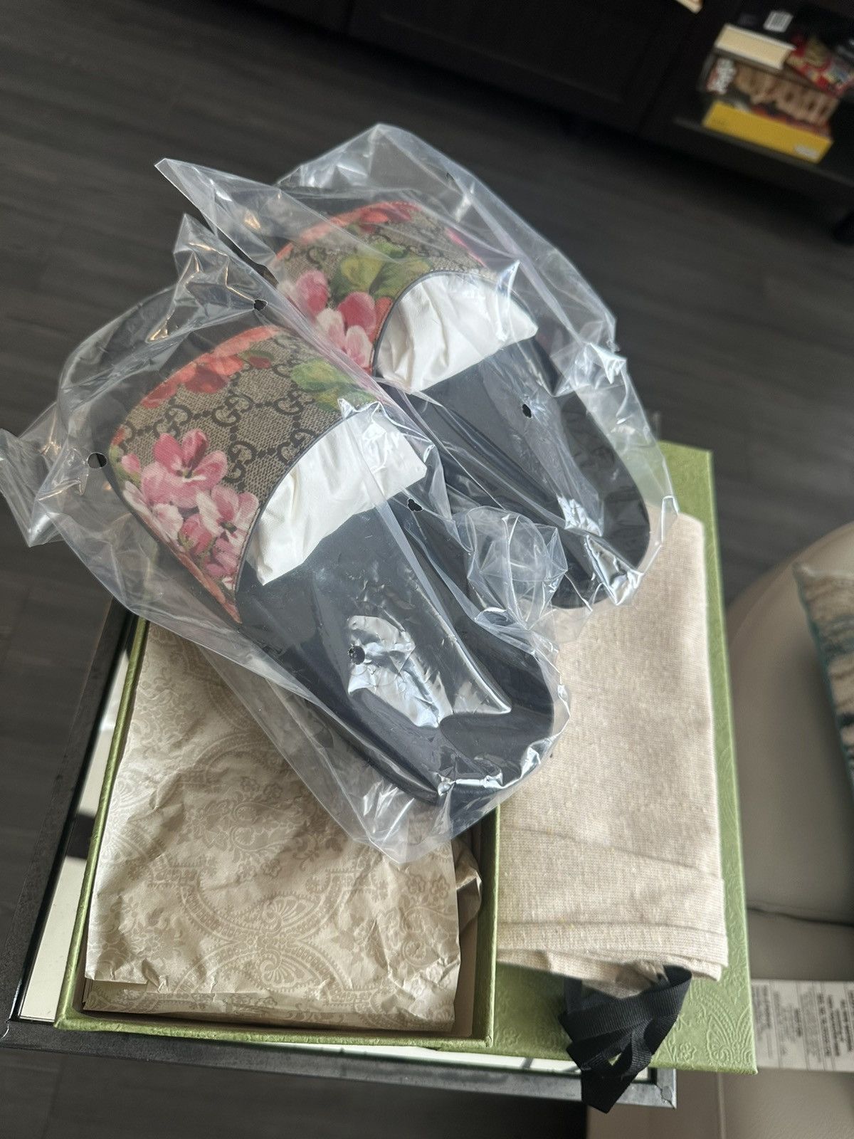Gucci Gucci Wmns GG Supreme slide “Blooms” Size US 5 / IT 35 - 10 Thumbnail