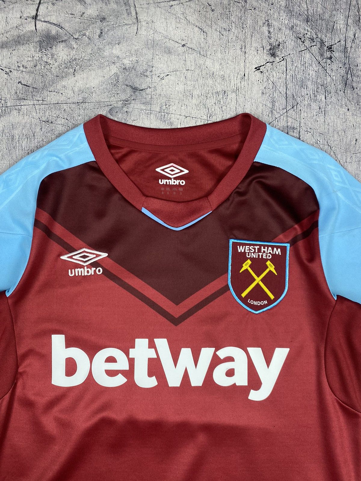 Umbro Umbro West Ham FC Soccer Jersey Tee T Shirt Size US M / EU 48-50 / 2 - 5 Thumbnail