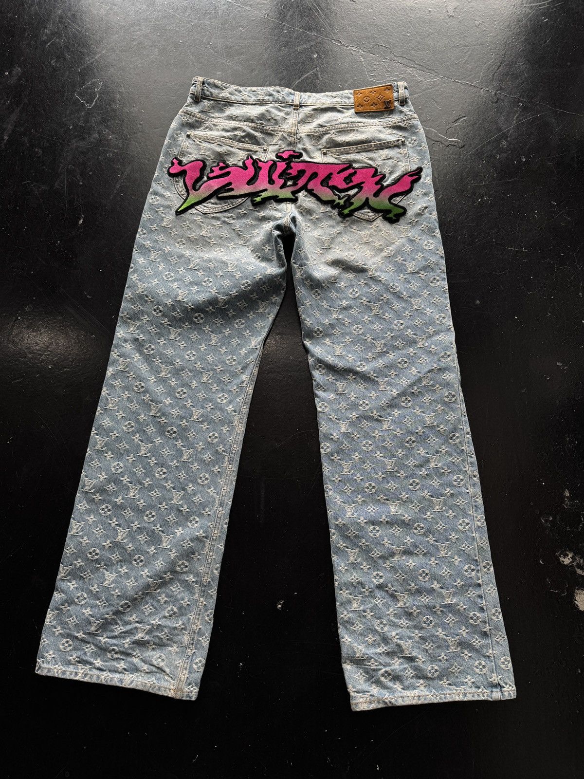 Louis Vuitton Louis Vuitton Graffiti Denim Size US 33 - 2 Thumbnail
