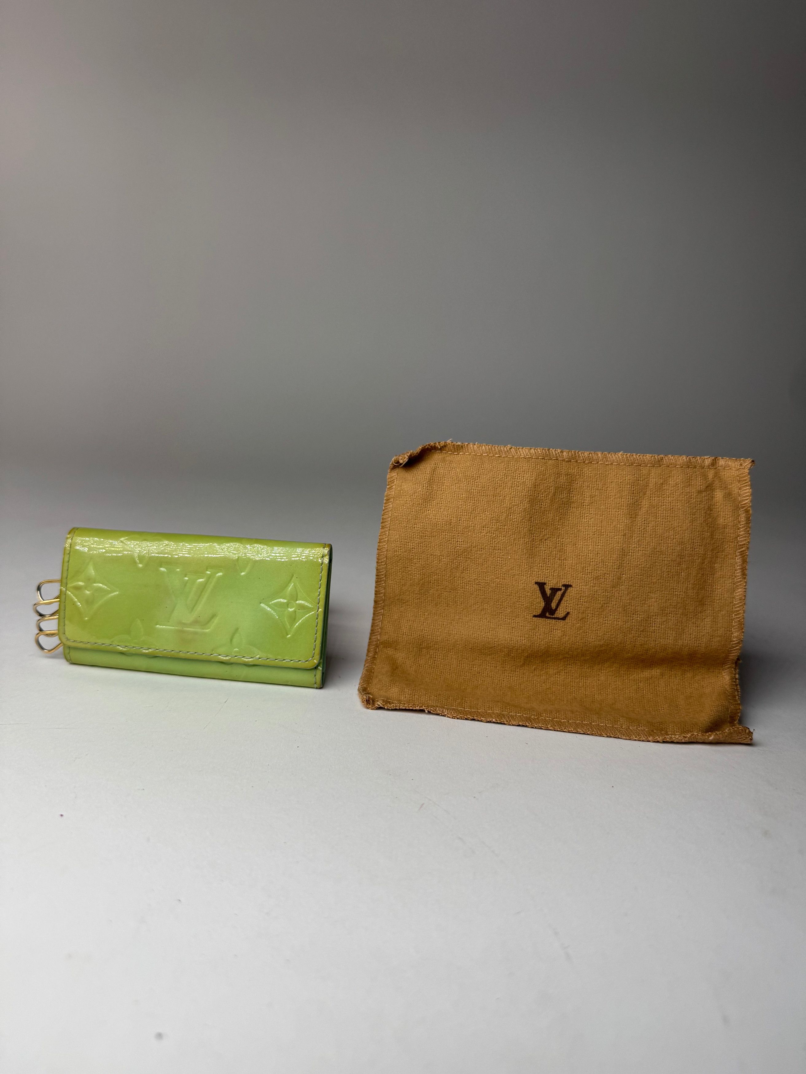 Louis Vuitton Vintage Vernis Leather Key Holder Green Size ONE SIZE - 1 Thumbnail