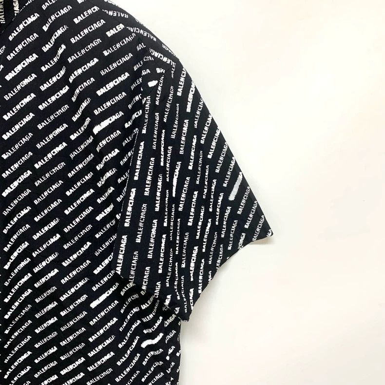 Balenciaga Balenciaga size 37 Full Print Short Sleeve Shirt Size US XS / EU 42 / 0 - 6 Thumbnail