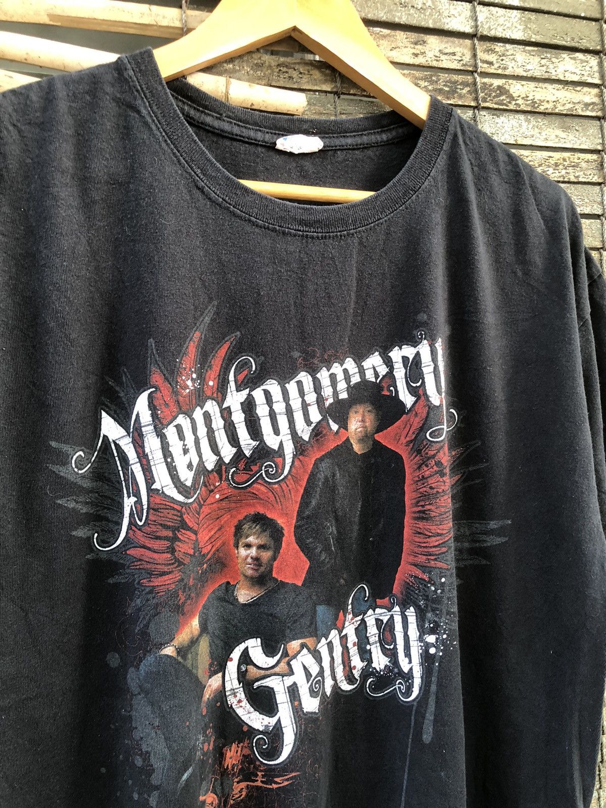 Band Tees × Vintage Vintage Y2K American Country Montgomery Gentry Tour Tee Size US XL / EU 56 / 4 - 3 Thumbnail