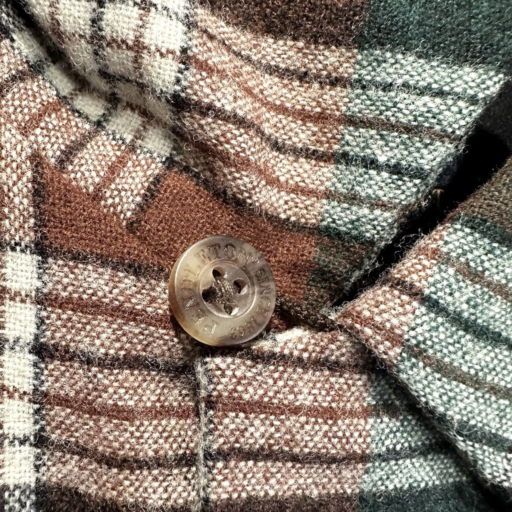 Pendleton Pendleton Board Shirt Mens M Brown Green Plaid Wool Loop Collar The Original EUC Size US M / EU 48-50 / 2 - 6 Thumbnail