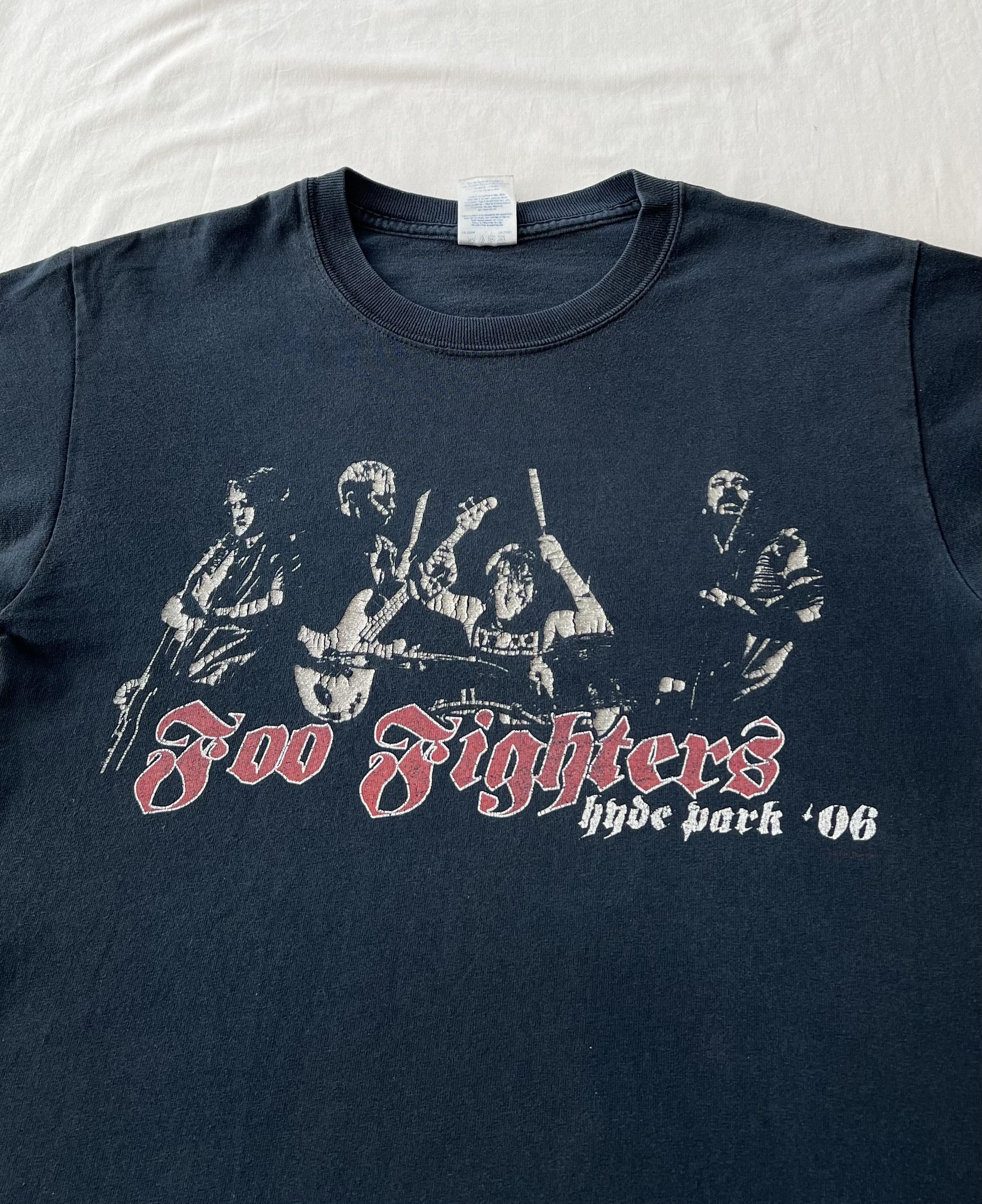 Band Tees Vintage 2006 Foo Fighters Hyde Park Black T-shirt Size US S / EU 44-46 / 1 - 5 Thumbnail