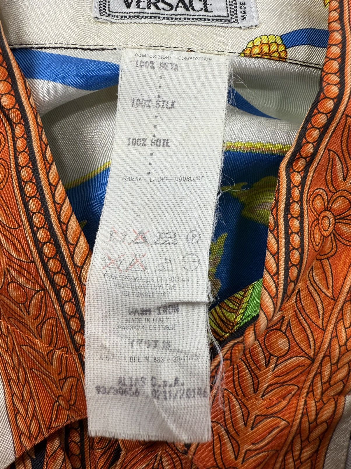 Versace Gianni Versace 1993 Silk Shirt Size US XL / EU 56 / 4 - 14 Thumbnail