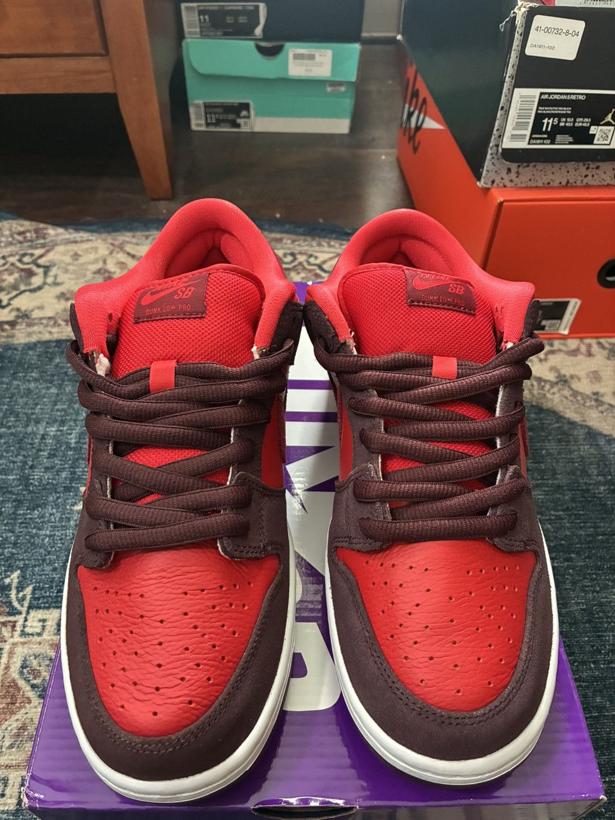 Nike Nike Sb Dunk Low Cherry SKU DM0807-600 Brand New Size 9.5M Size US 9.5 / EU 42-43 - 5 Thumbnail