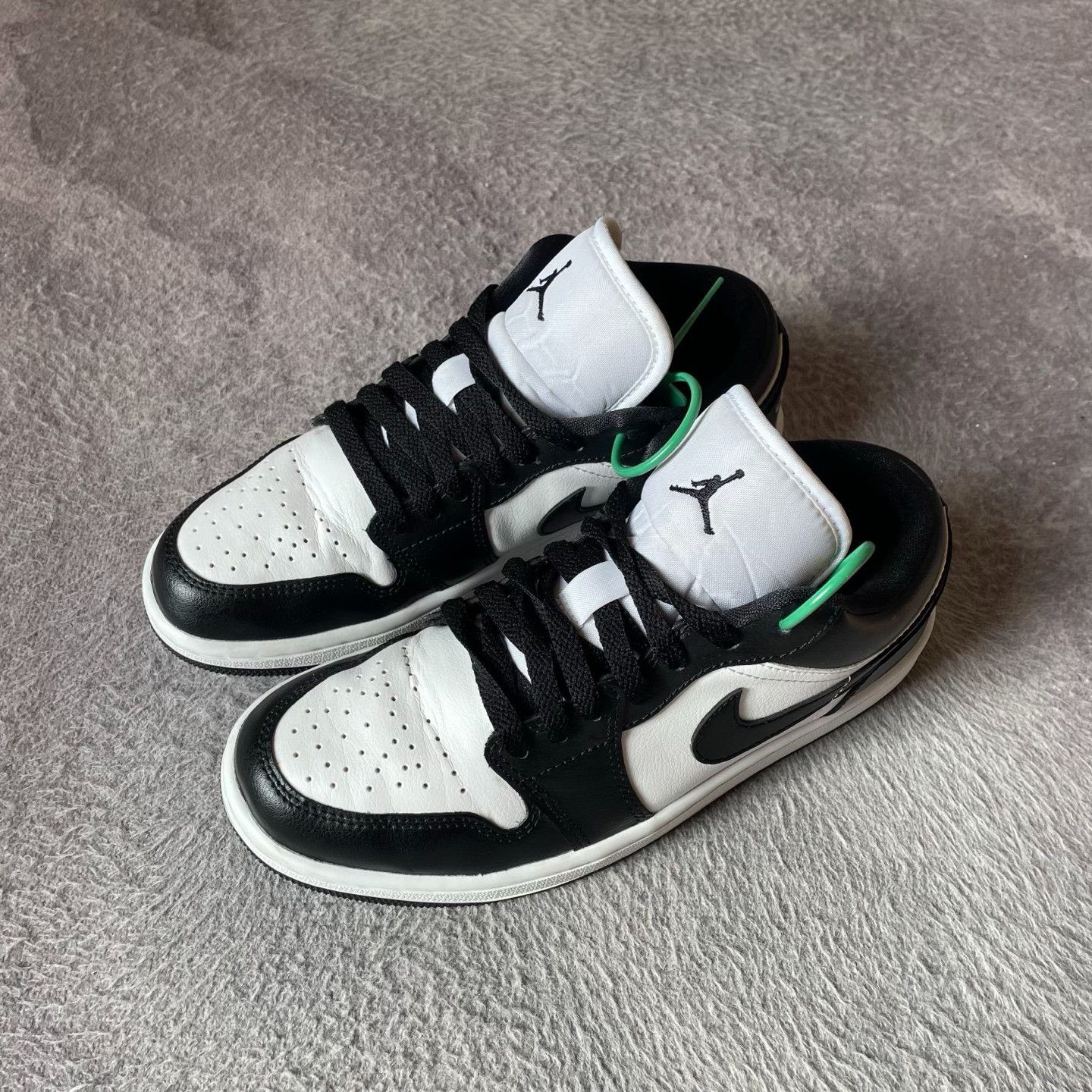 Nike Nike Black Lowtop Sneakers 38 Men Size US 6 / EU 39 - 1 Thumbnail