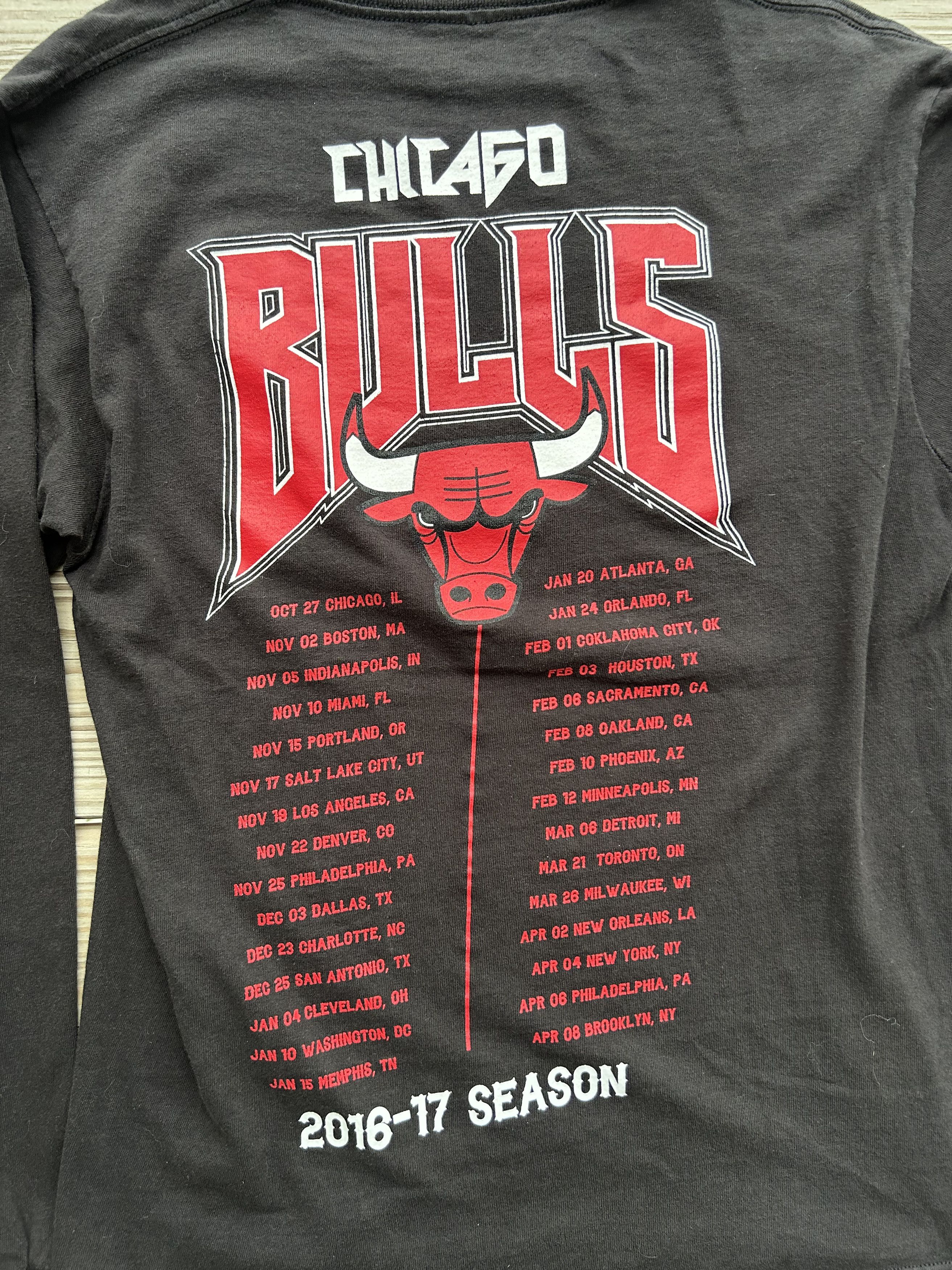 NBA Bulls World Tour Size US M / EU 48-50 / 2 - 3 Thumbnail