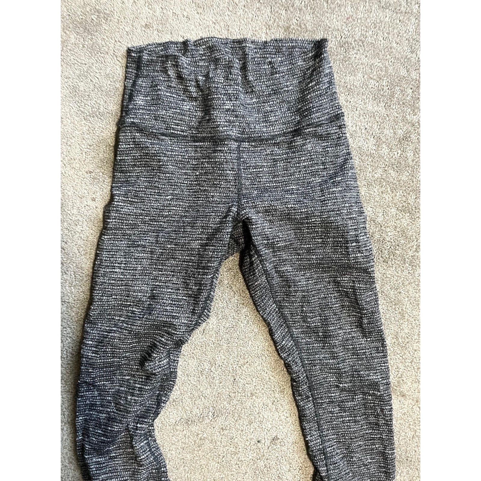 Lululemon Lululemon Legging Grey Size 6 Athletic Pre-Owned Size 28" / US 6 / IT 42 - 4 Thumbnail
