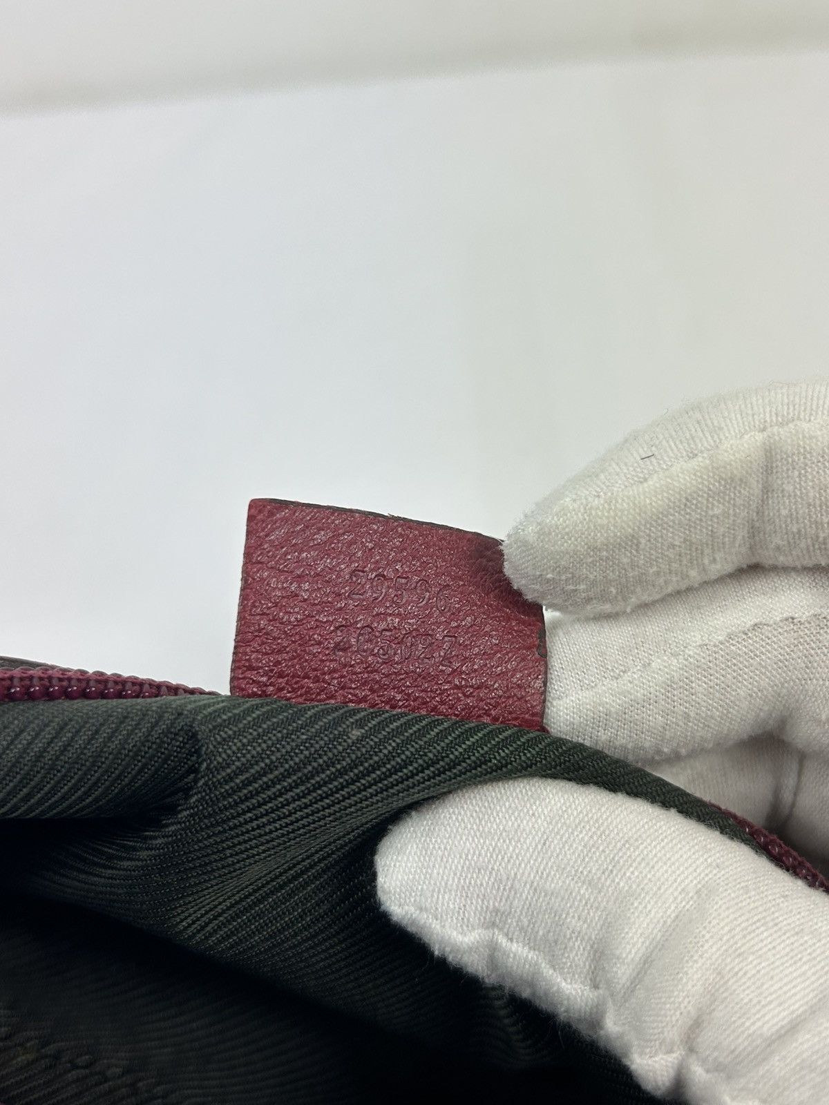 Gucci Gucci GG Canvas Momogram Cosmetic Bag Size ONE SIZE - 8 Thumbnail