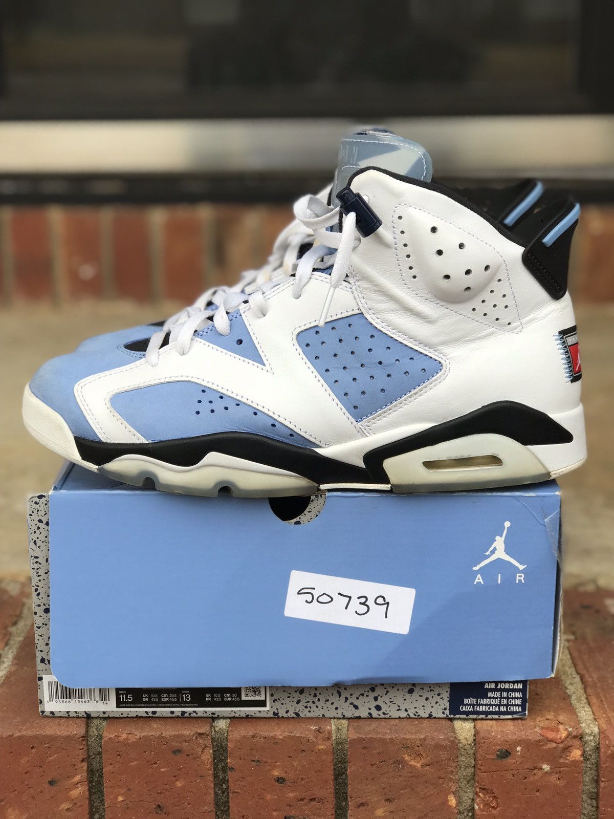 Jordan Brand Air Jordan Retro 6 UNC Size 11.5 Size US 11.5 / EU 44-45 - 2 Thumbnail