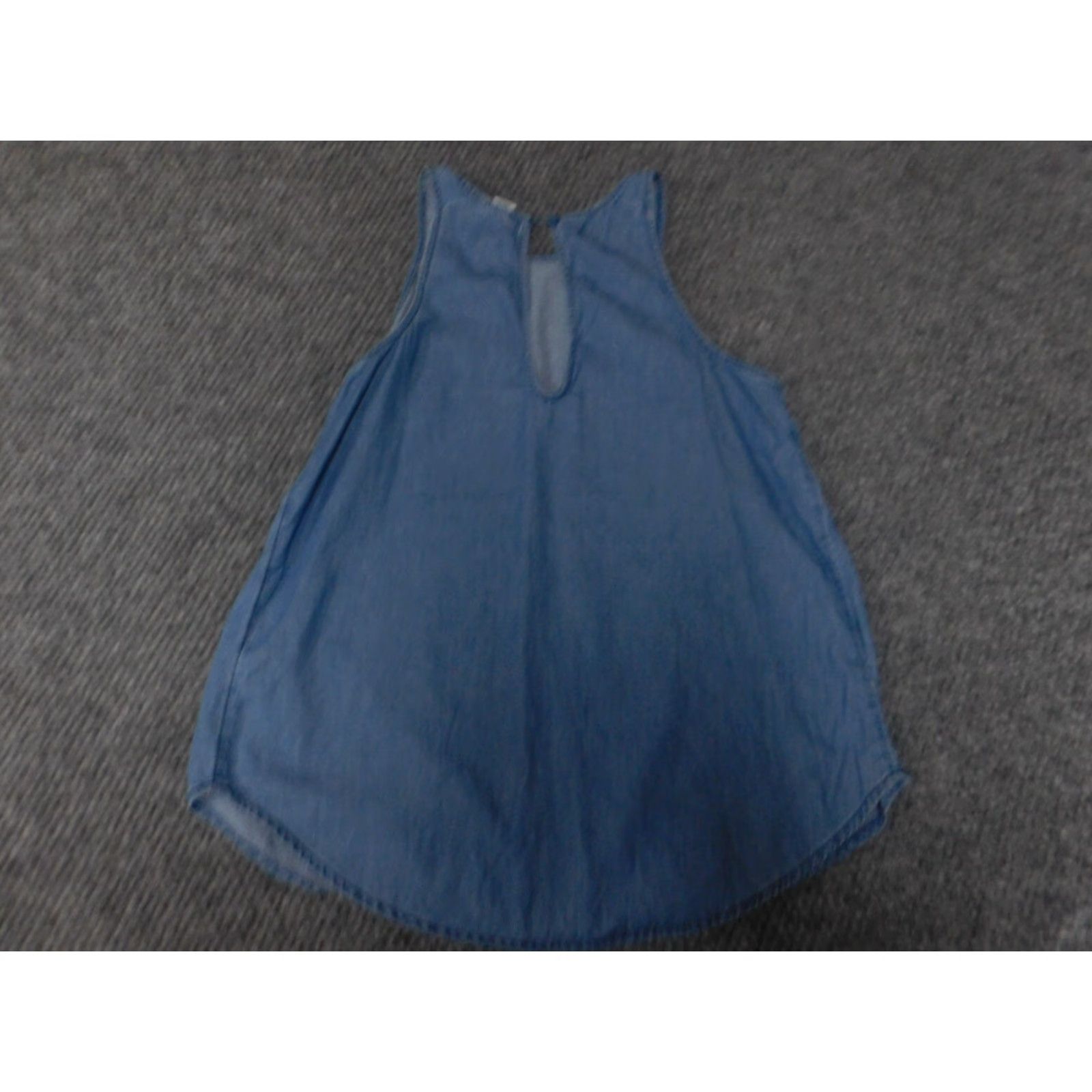 Old Navy Old Navy Womens Blouse XS Blue Denim 100% Cotton Dolman Sleeveless Round Neck Pullover Casual Basic Button Regular Women Shirt Size XS / US 0-2 / IT 36-38 - 6 Thumbnail