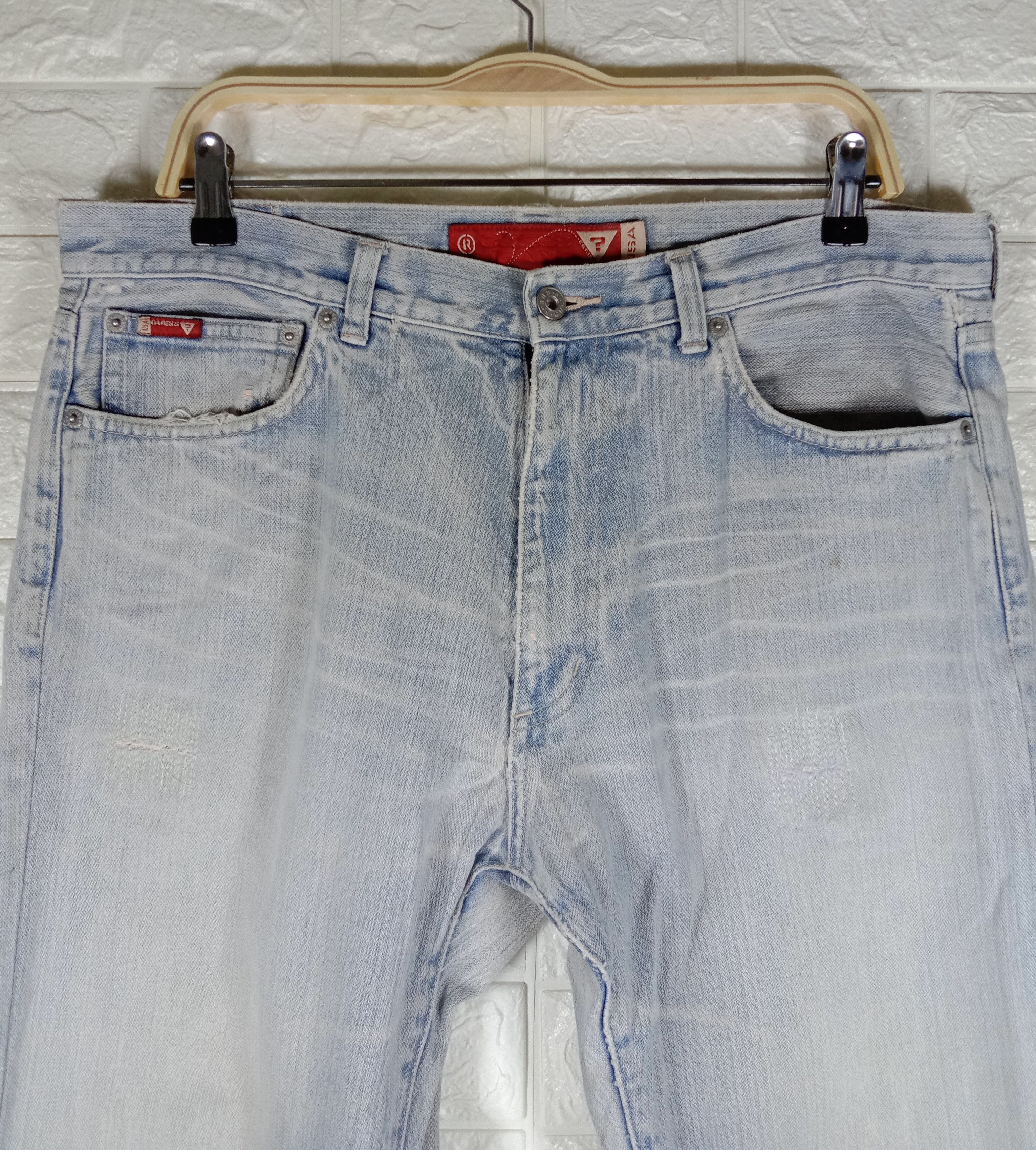 Guess Vintage Guess Light Wash Jeans Distressed Denim Size US 36 / EU 52 - 2 Thumbnail