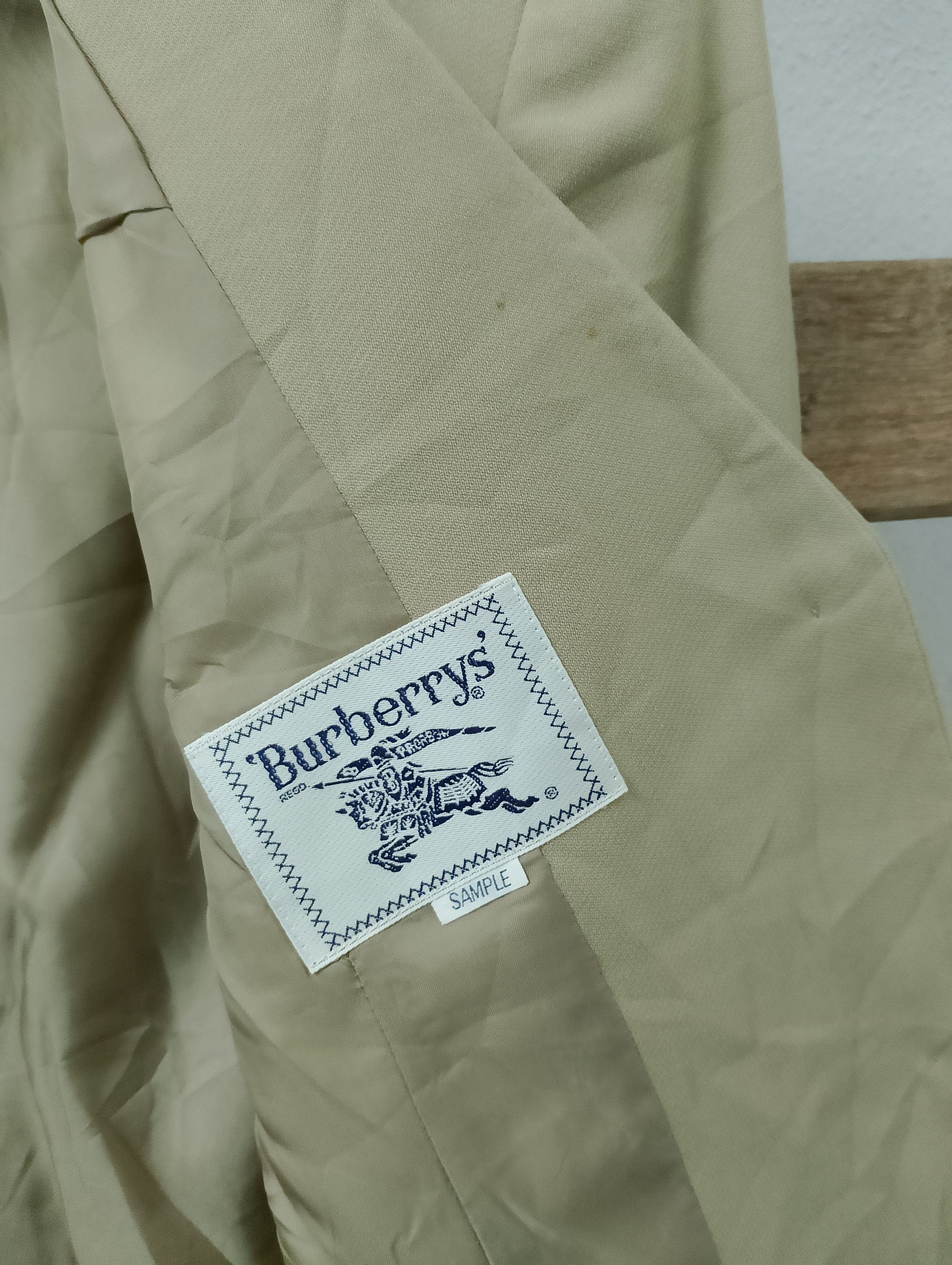 Burberry 🔥STEAL🔥 Burberrys Blazer Nice Design Size M / US 6-8 / IT 42-44 - 5 Thumbnail