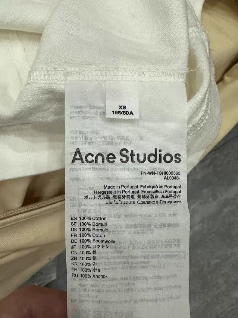 Acne Studios Acne Studios White Letter Embroidered Logo Long Sleeve Size XS / US 0-2 / IT 36-38 - 4 Thumbnail
