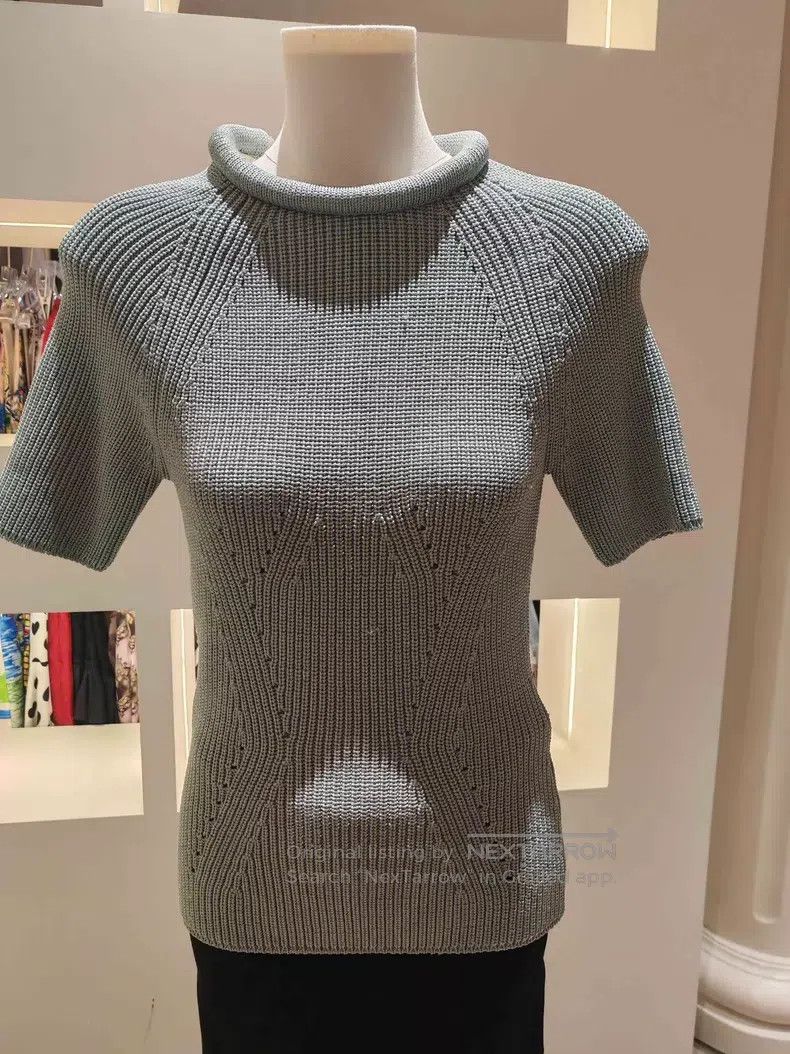 Fendi Fendi Knitted top, light gray short-sleeve design, high-ne Size XS / US 0-2 / IT 36-38 - 1 Thumbnail