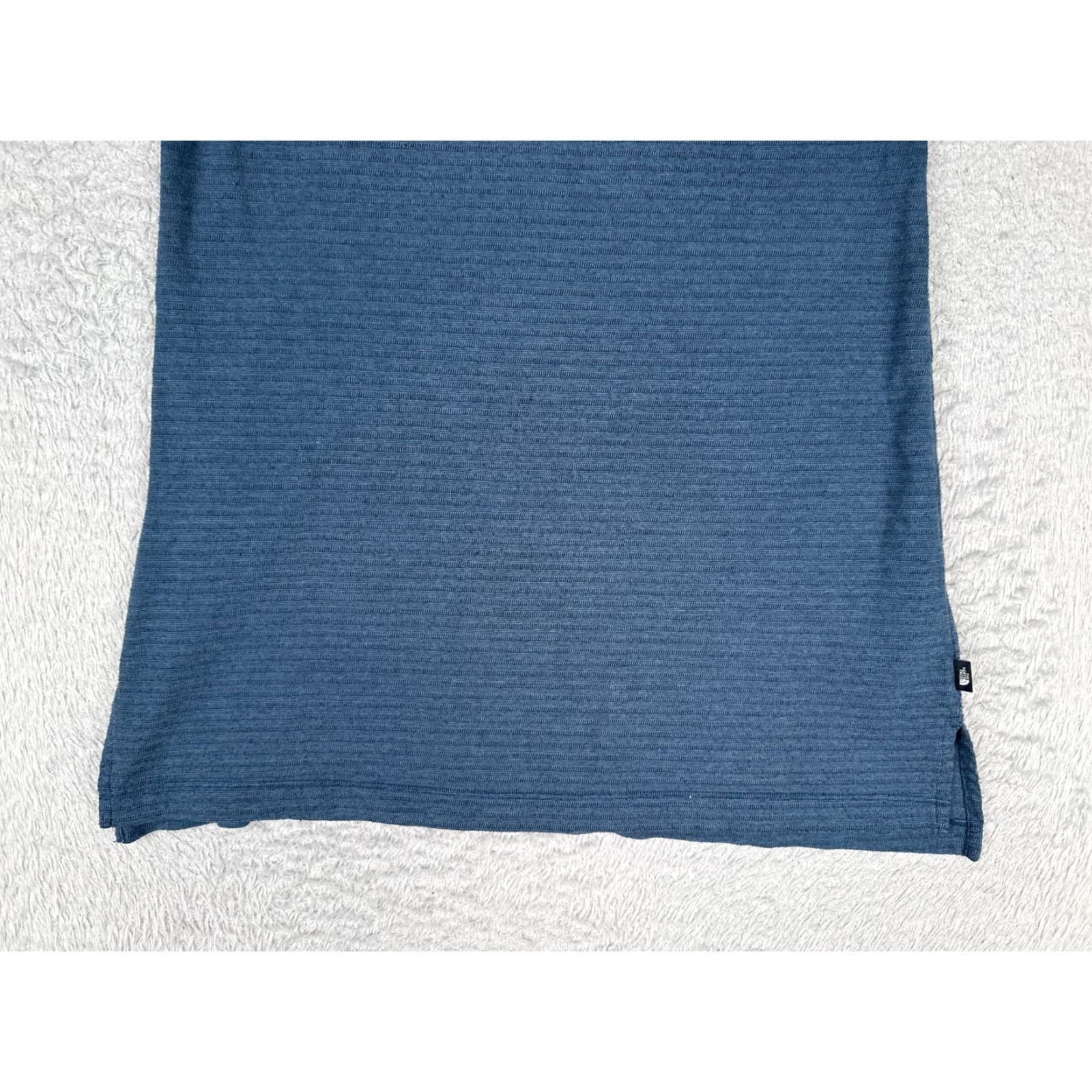 The North Face The North Face Shirt Women Medium Blue Tank Sleeveless Crew Neck Poly Blend Gym Size M / US 6-8 / IT 42-44 - 5 Thumbnail