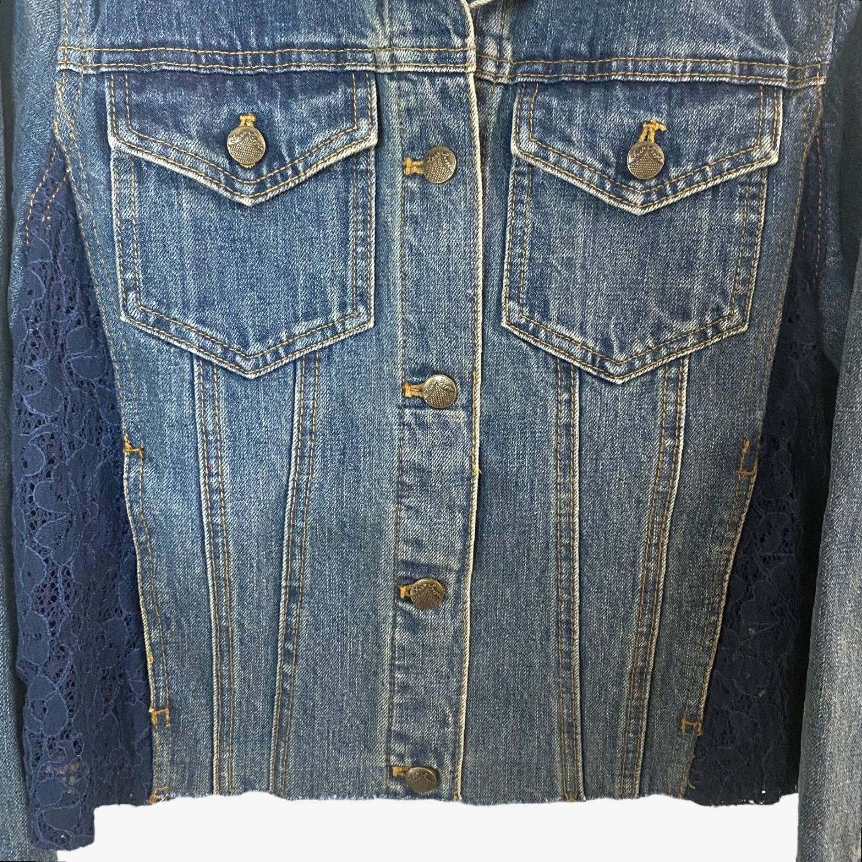 Free People VINTAGE Free People Jean Jacket Womens Small Blue Denim Lace Panel Button Front Cropped Size 28" / US 6 / IT 42 - 6 Thumbnail