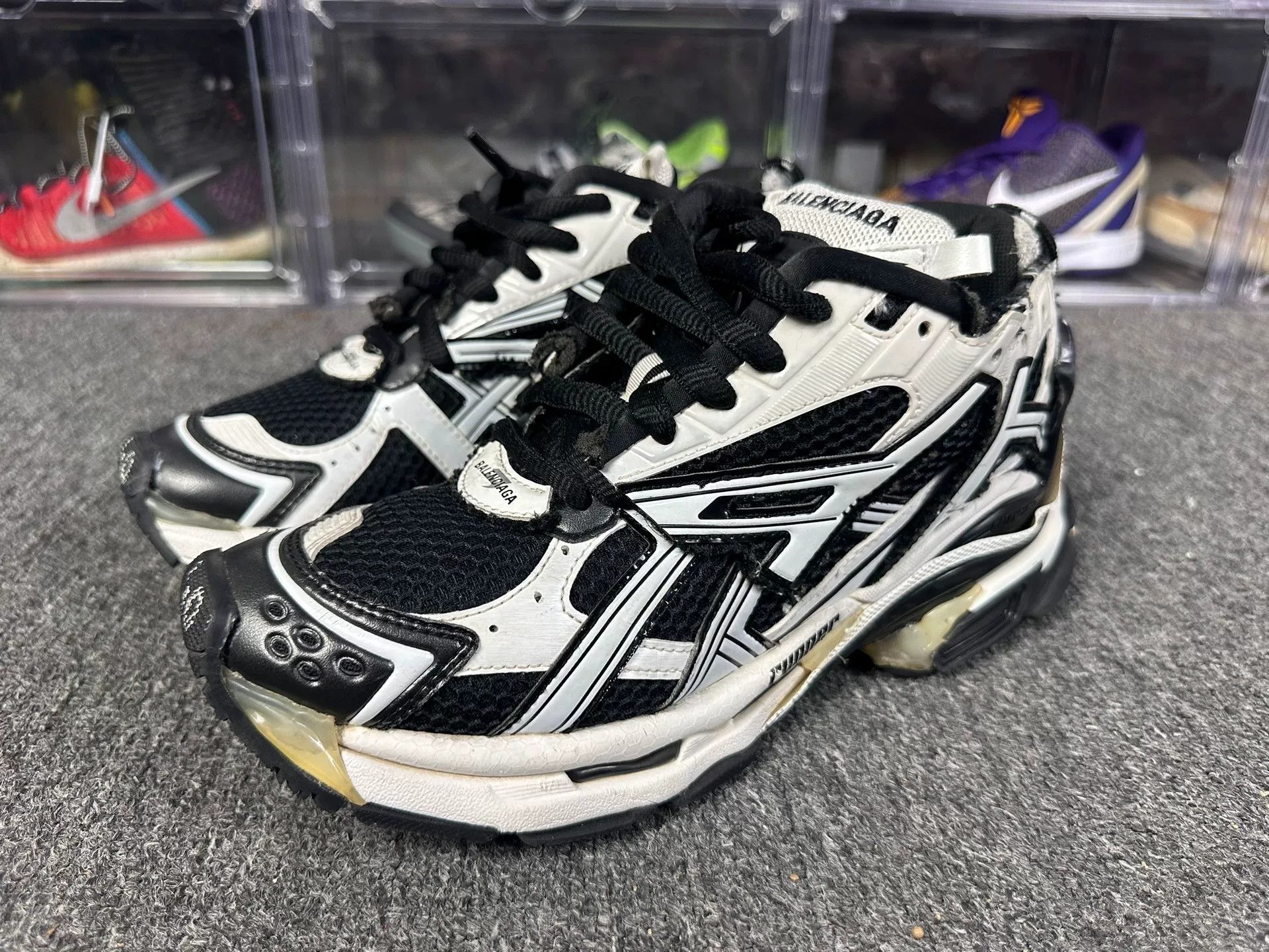 Balenciaga Balenciaga Running Black Lowtop Sneakers 7 Men Size US 7 / EU 40 - 1 Thumbnail