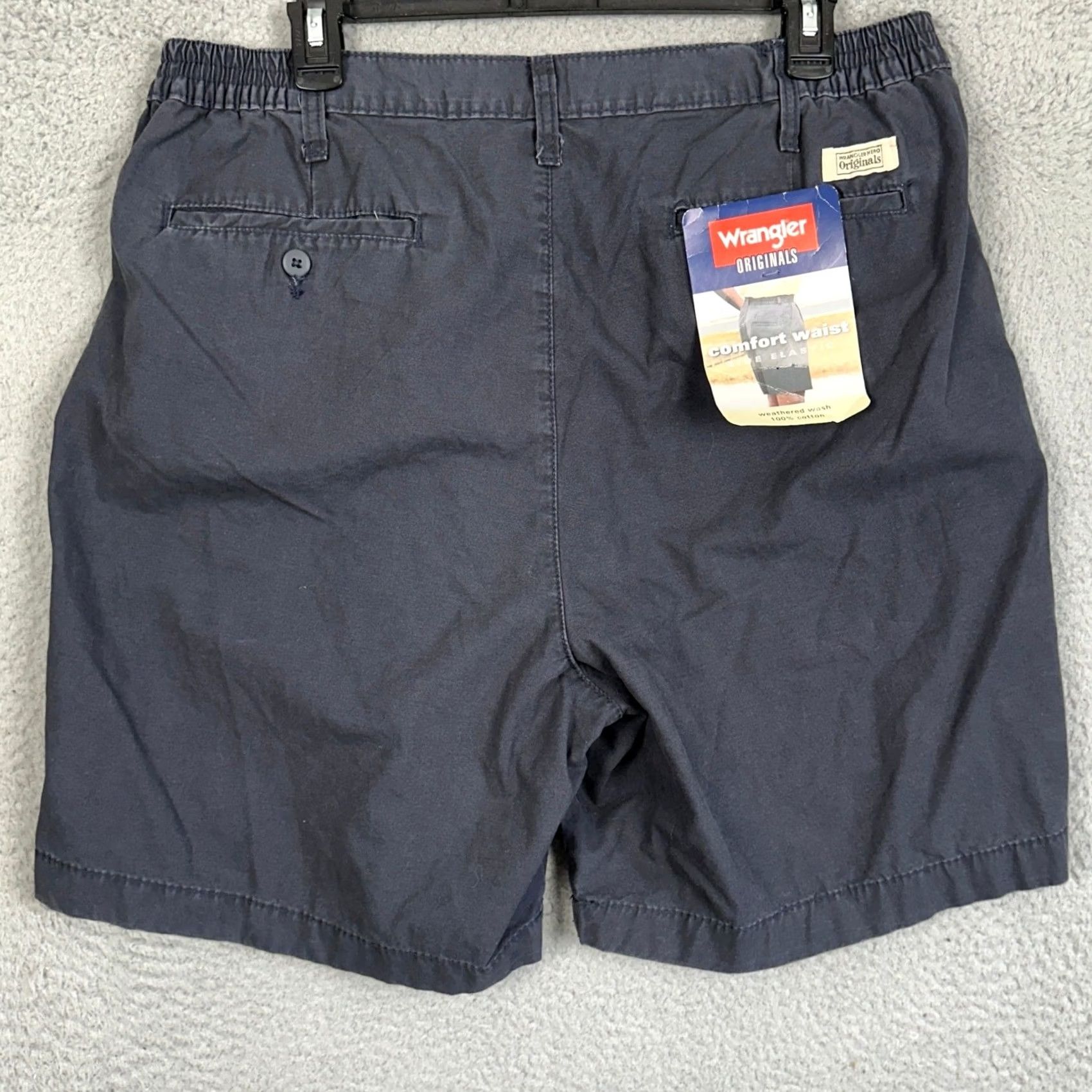 Wrangler VINTAGE Wrangler Shorts Mens 38 Navy Blue Chino Comfort Elastic Waist Pleated Shorts Size US 38 / EU 54 - 2 Thumbnail