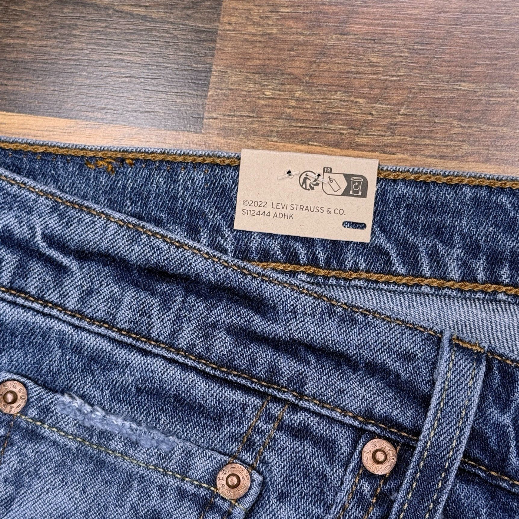 Levi's Levi's 501 Original Straight Jeans Womens 18W Plus High Rise Stretch Blue Denim NWT 5-Pocket Classic 90s Style Size 40" / US 18 - 4 Thumbnail