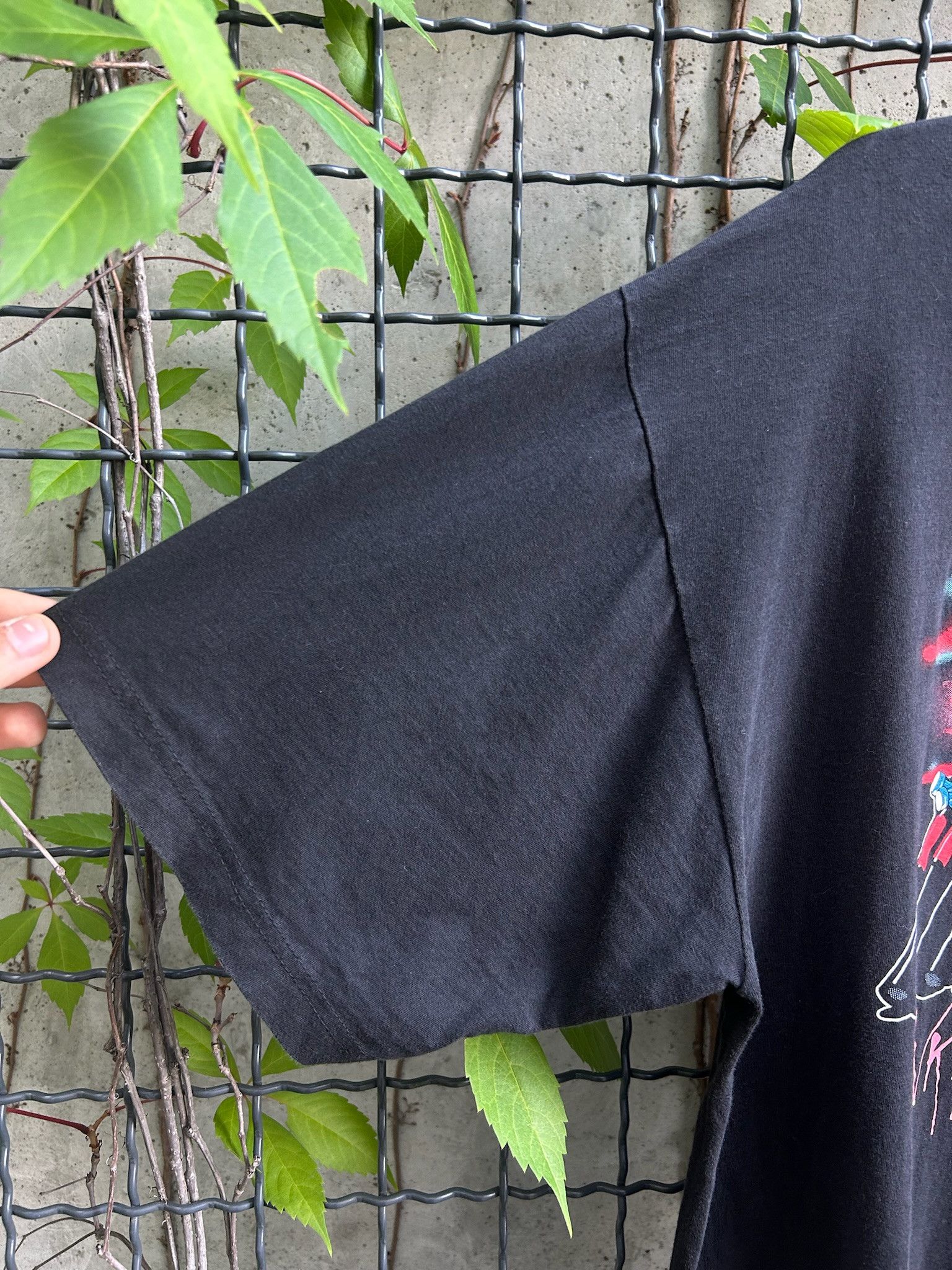 Band Tees × Vintage Vintage 1982 Pink Floyd The Wall Rock Band T-shirt Size US L / EU 52-54 / 3 - 9 Thumbnail