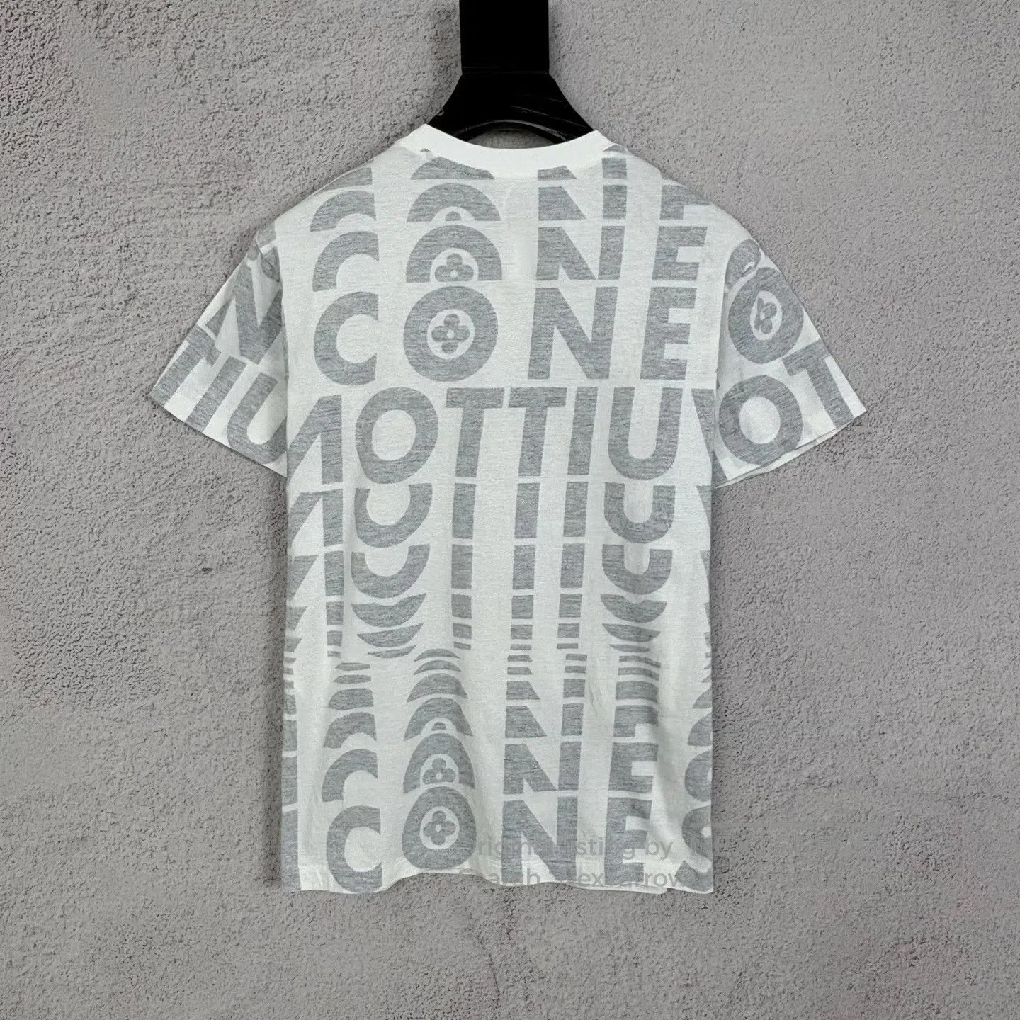 Louis Vuitton Louis Vuitton Large logo chain-print short-sleeve T-shirt Size US S / EU 44-46 / 1 - 2 Thumbnail
