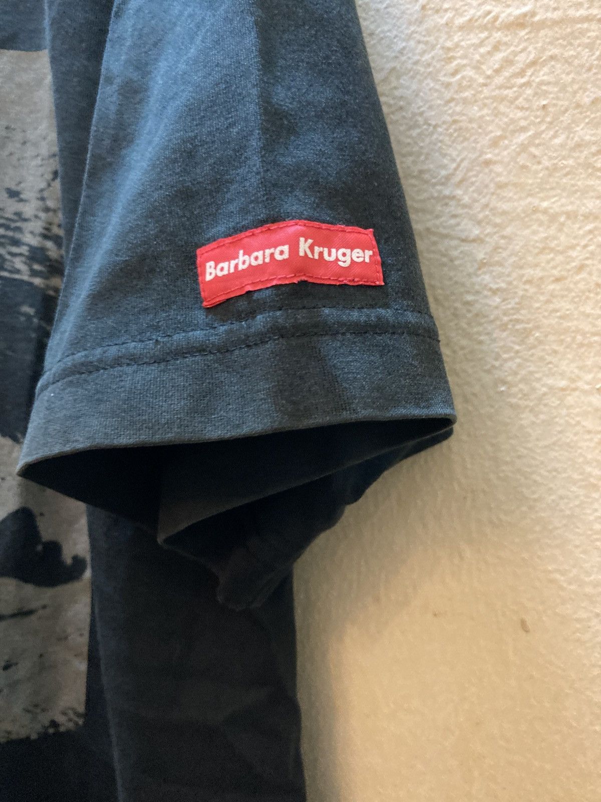Barbara Kruger × Uniqlo × Vintage Vintage Barbara Kruger Tshirt Size US M / EU 48-50 / 2 - 3 Thumbnail