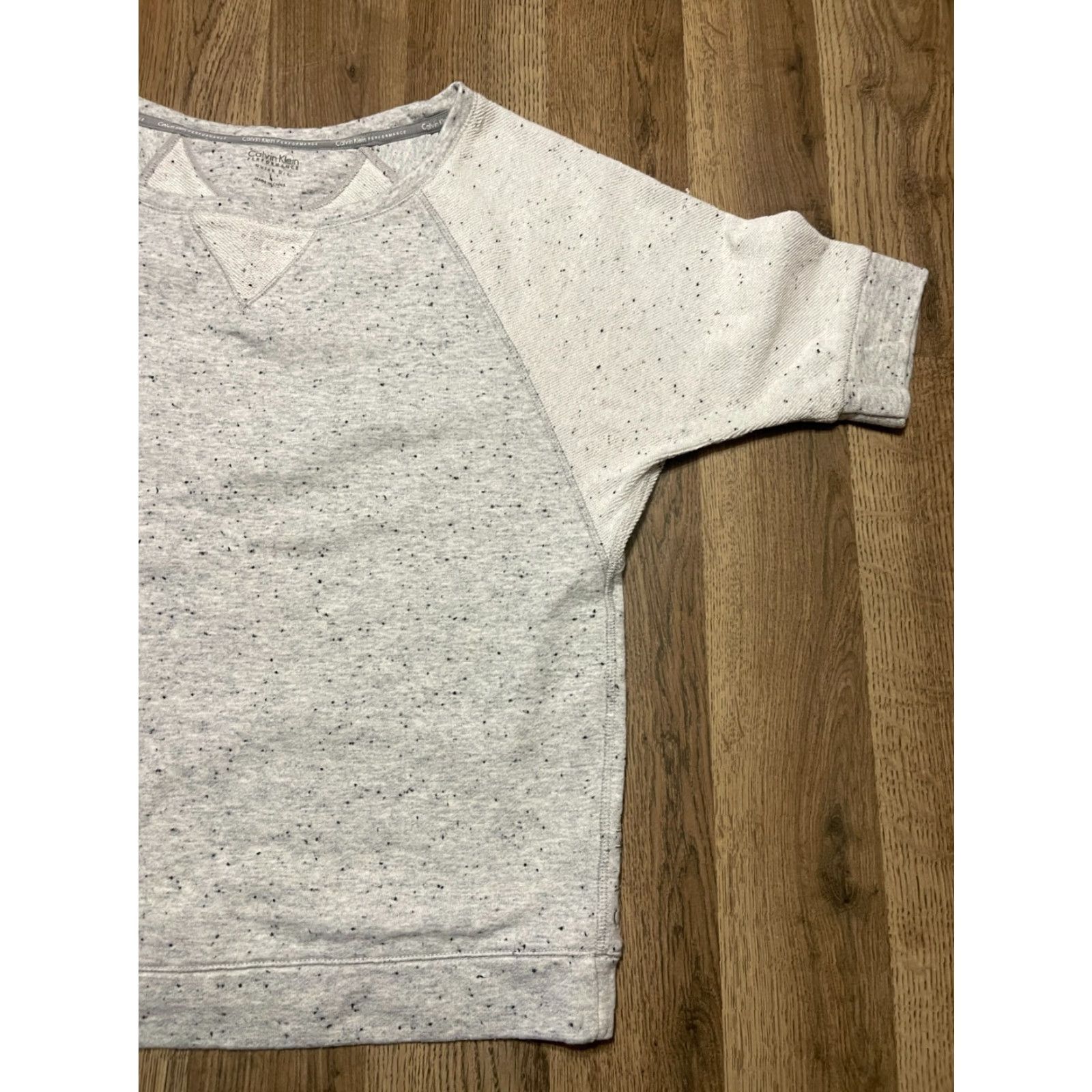 Vintage Calvin Klein Collection Shirt Women L Gray Quick Dry Casual Short Sleeve Round Neck Pullover T-Shirt Regular Fit Size L / US 10 / IT 46 - 4 Thumbnail