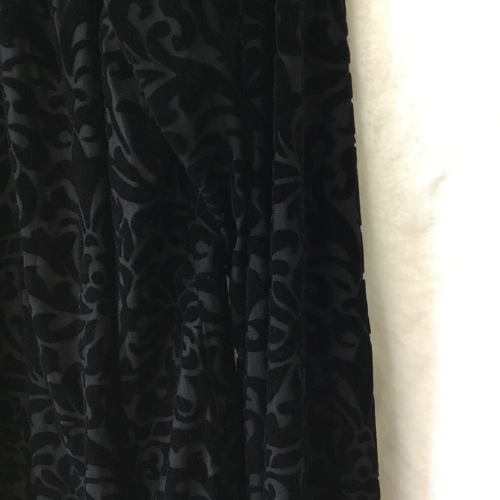 Loft LOFT Black Velvet Flower Off Shoulder Top Size S / US 4 / IT 40 - 8 Thumbnail