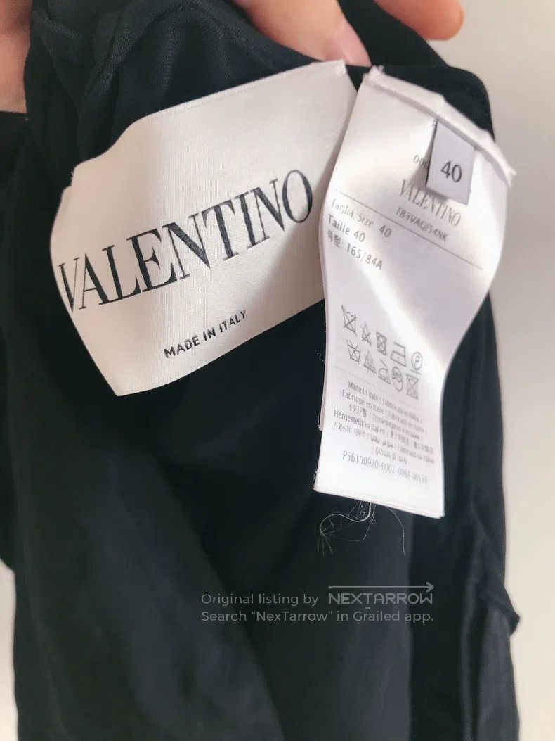 Valentino Valentino The main line shows a black streamer dress Size S / US 4 / IT 40 - 7 Thumbnail