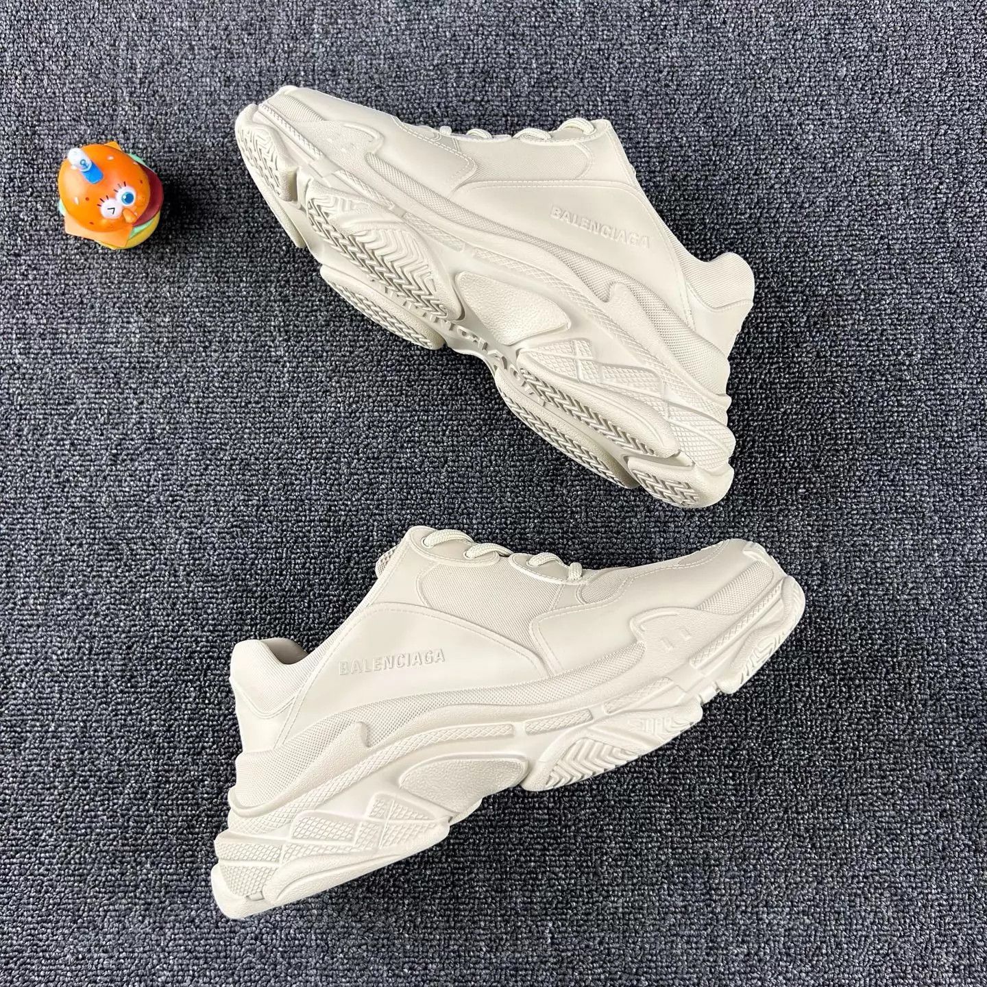 Balenciaga Balenciaga Triple S Beige Dad Shoe 38 Size US 7.5 / IT 37.5 - 4 Thumbnail