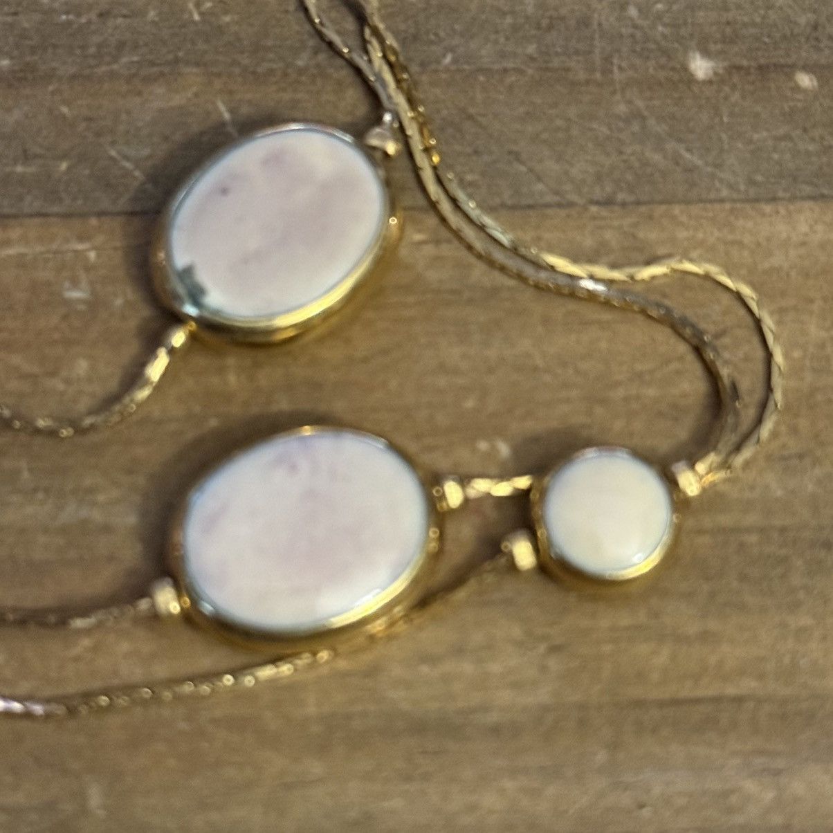 Other Avon SP gold tone layered station stone necklace Size ONE SIZE - 4 Thumbnail